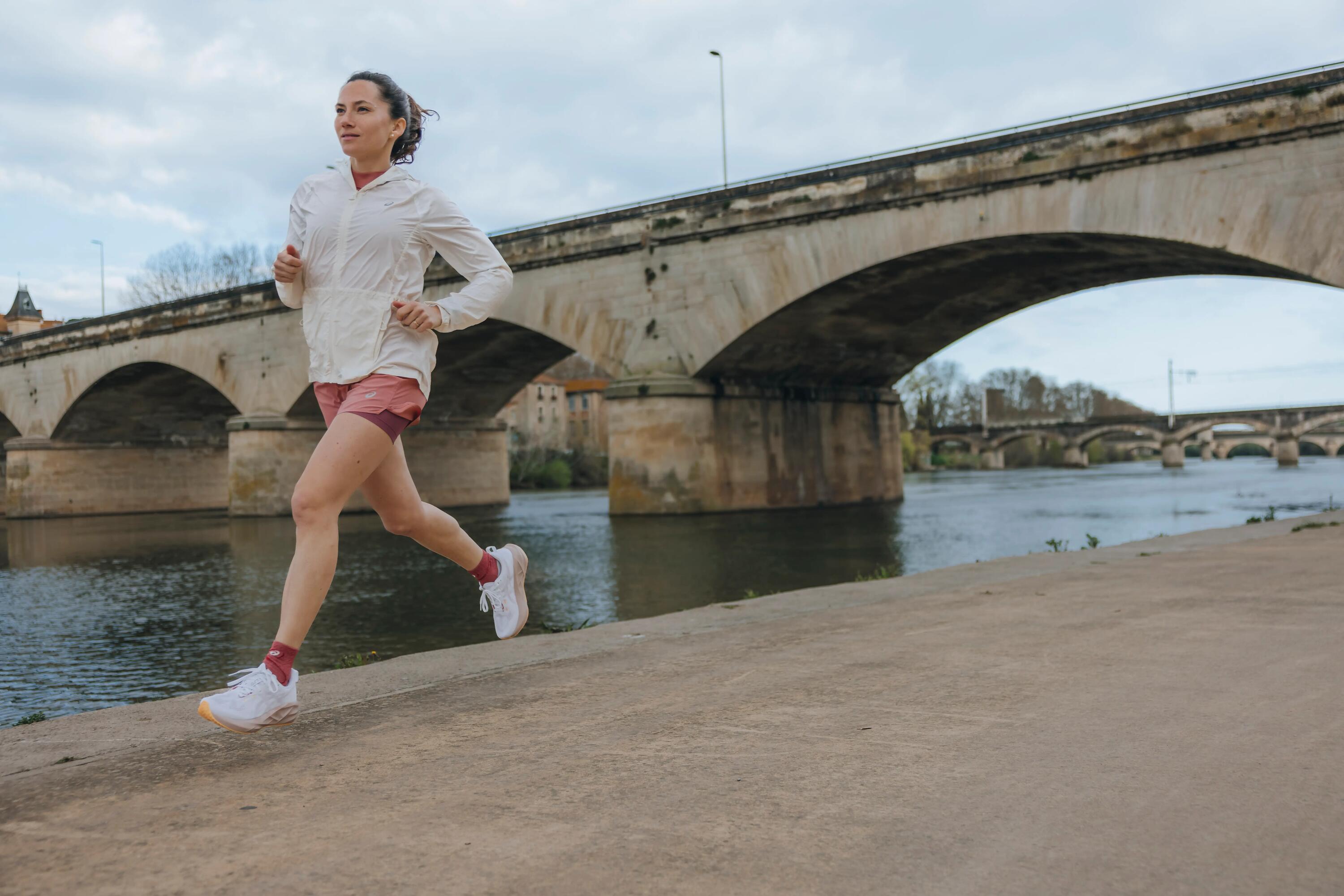 Zapatillas de Running Mujer, Asics Novablast 5 Blanco Burdeos  7/7