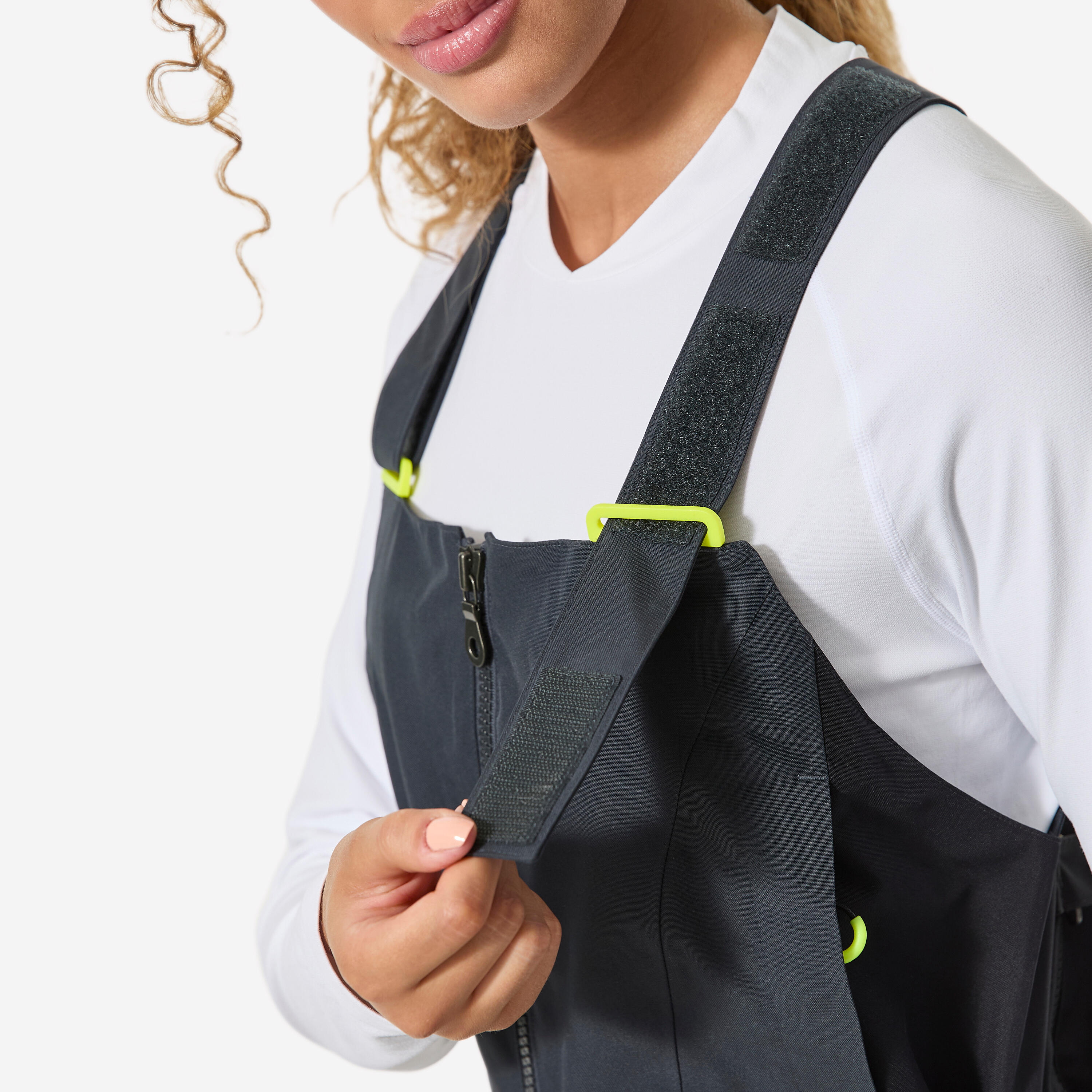 Women’s sailing dungarees, 500 dark grey neon yellow 4/13