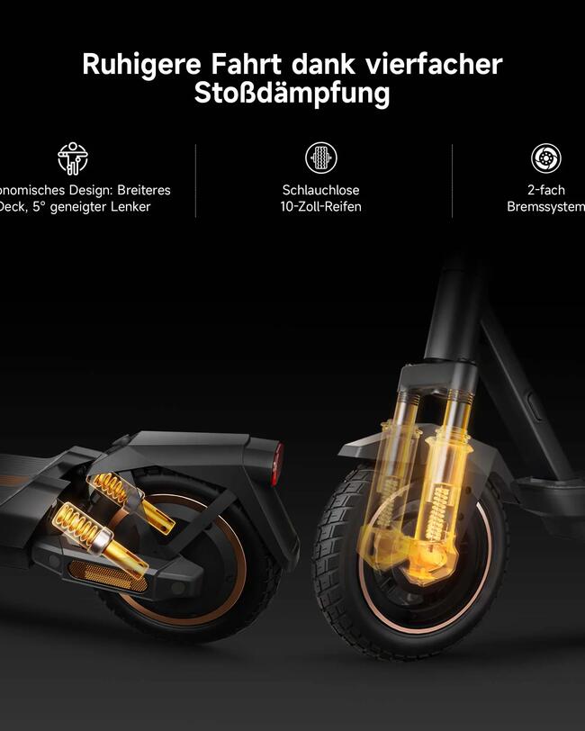 Schwarzer E-Scooter mit goldenen Stoßdämpfern, breiten Reifen und orangenen Akzenten auf einem dunklen Hintergrund.