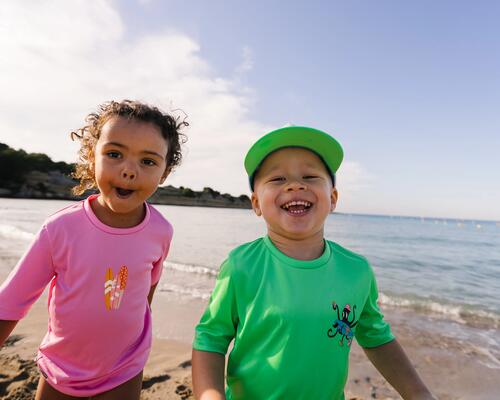 comment choisir le top ou t-shirt anti uv de son enfant