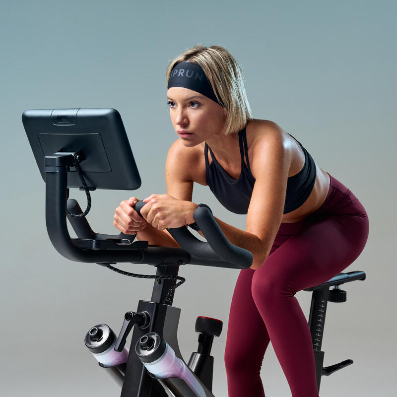 Come scegliere l'abbigliamento fitness donna | DECATHLON