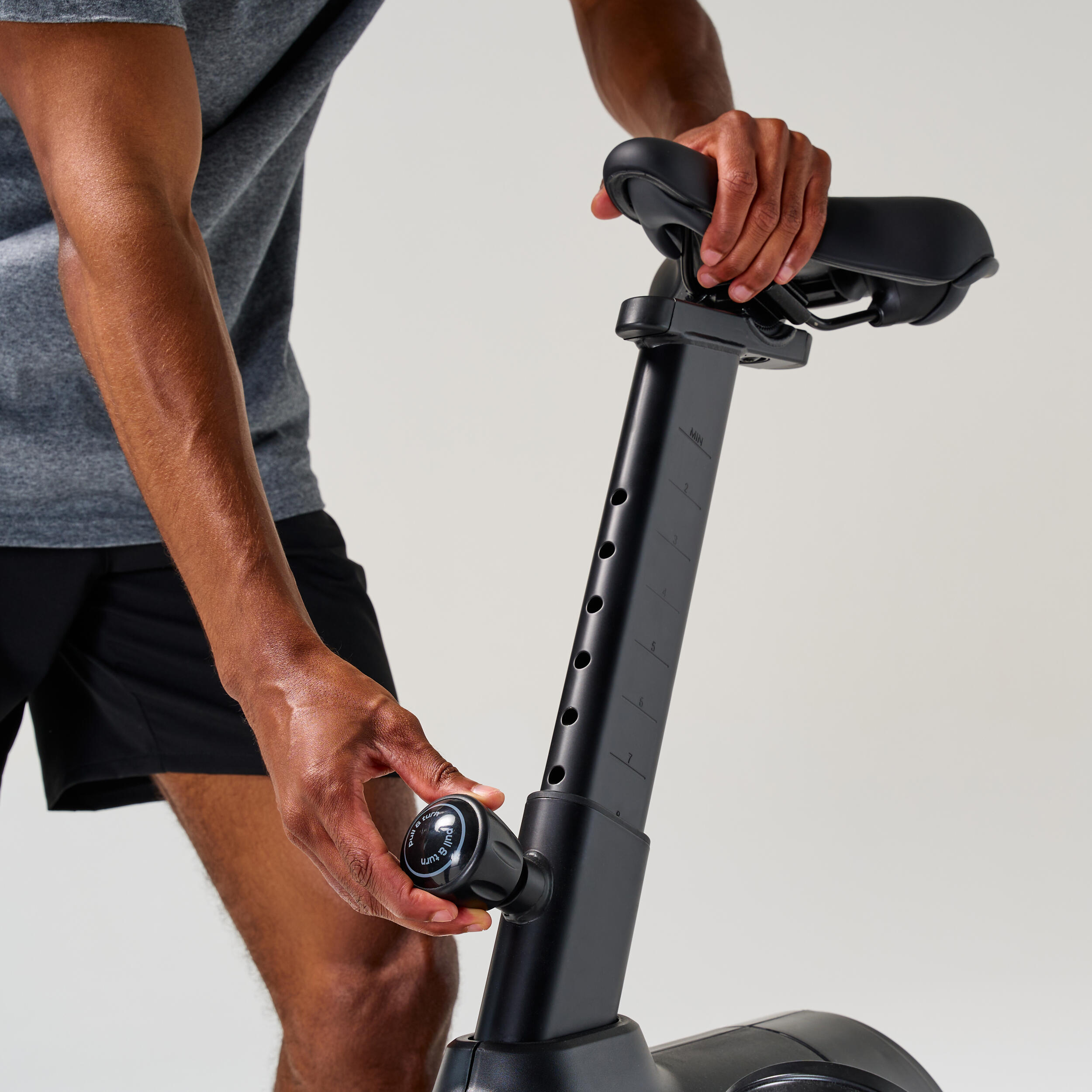 Vélo d'appartement avec résistance motorisée, EB520 B, garanti par Decathlon 11/13