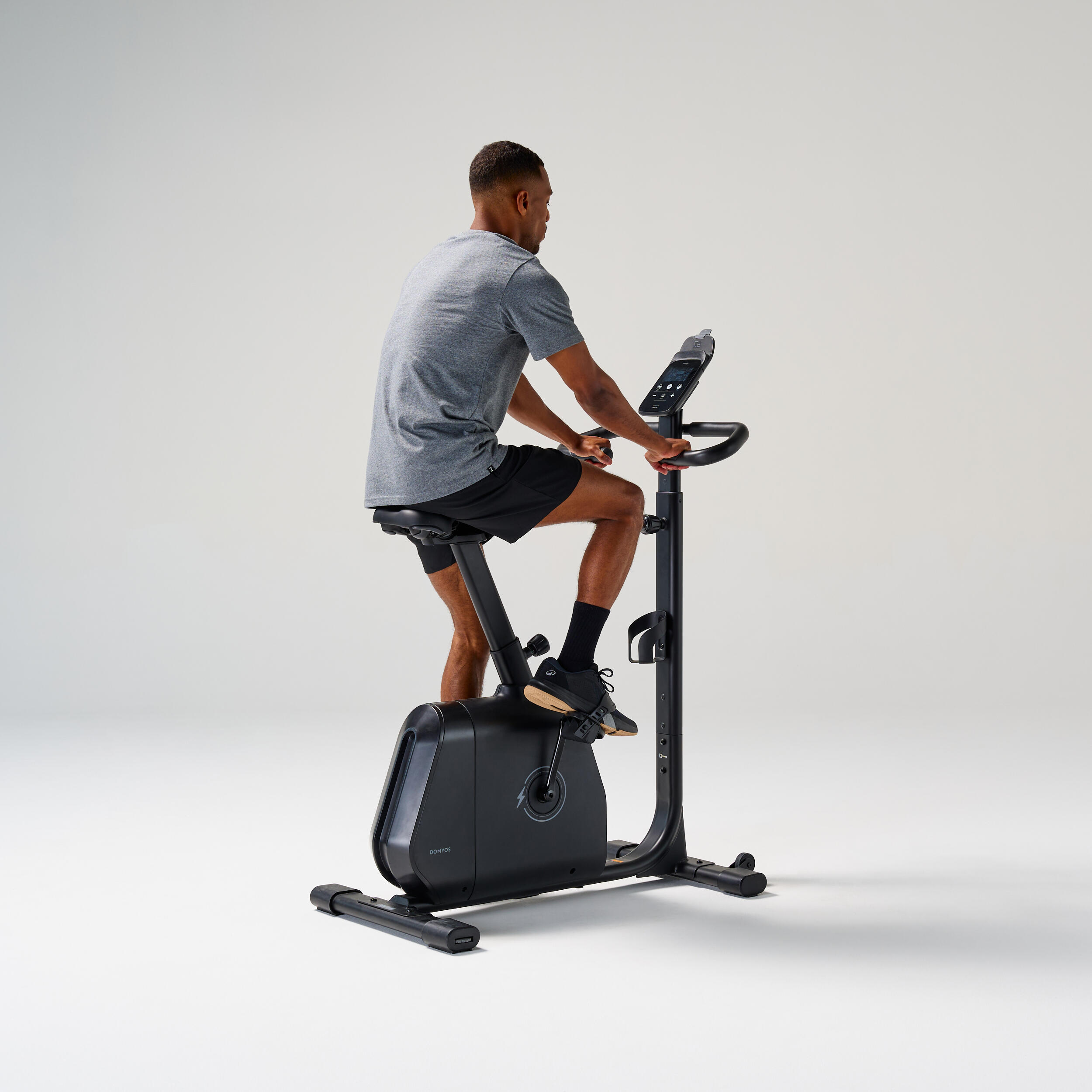 Vélo d'appartement avec résistance motorisée, EB520 B, garanti par Decathlon 8/13