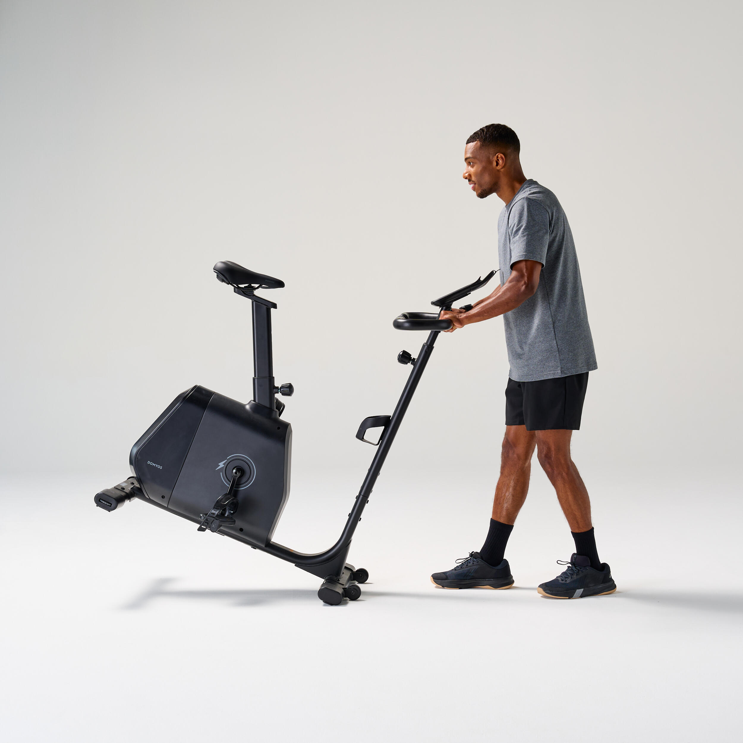 Vélo d'appartement avec résistance motorisée, EB520 B, garanti par Decathlon 7/13