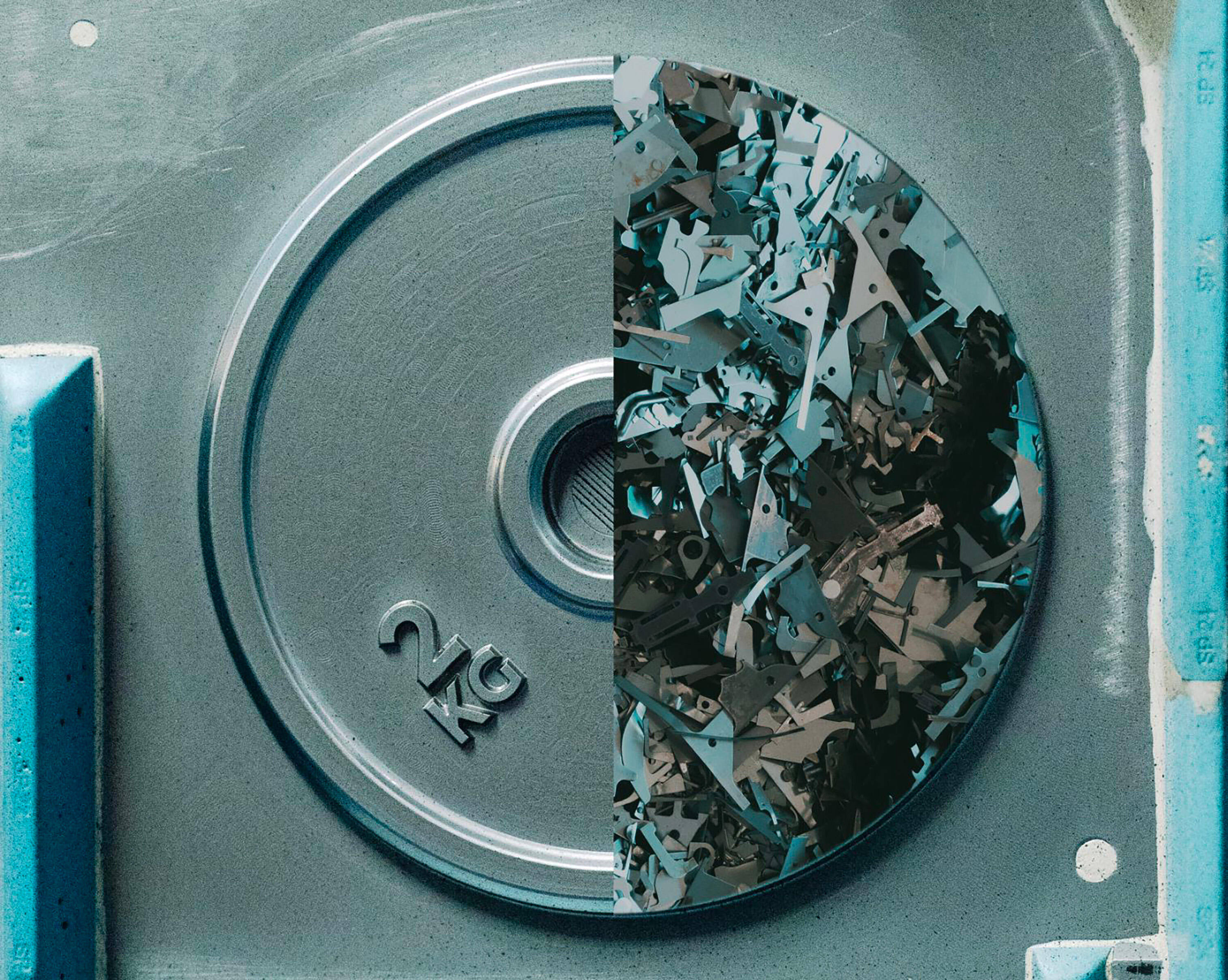 Gym Kettlebell, 8kg, Complete Workout, Ergonomic Grip - Black and Blue -  4