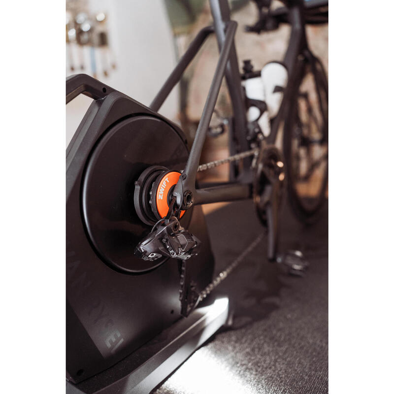 Home trainer RCR conectat cu „Zwift Cog and Click”