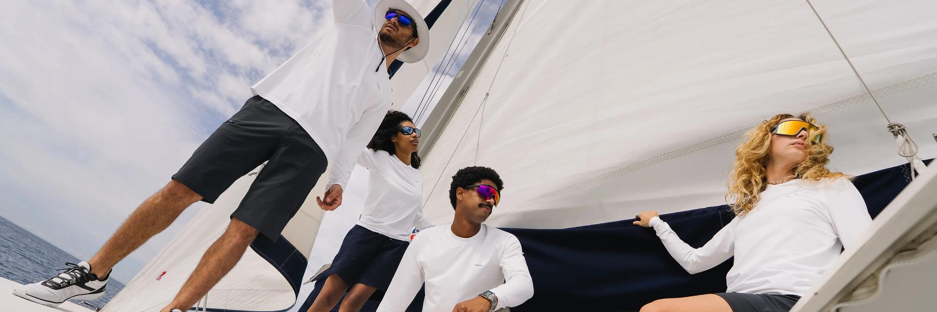 Se protéger du soleil sur un bateau