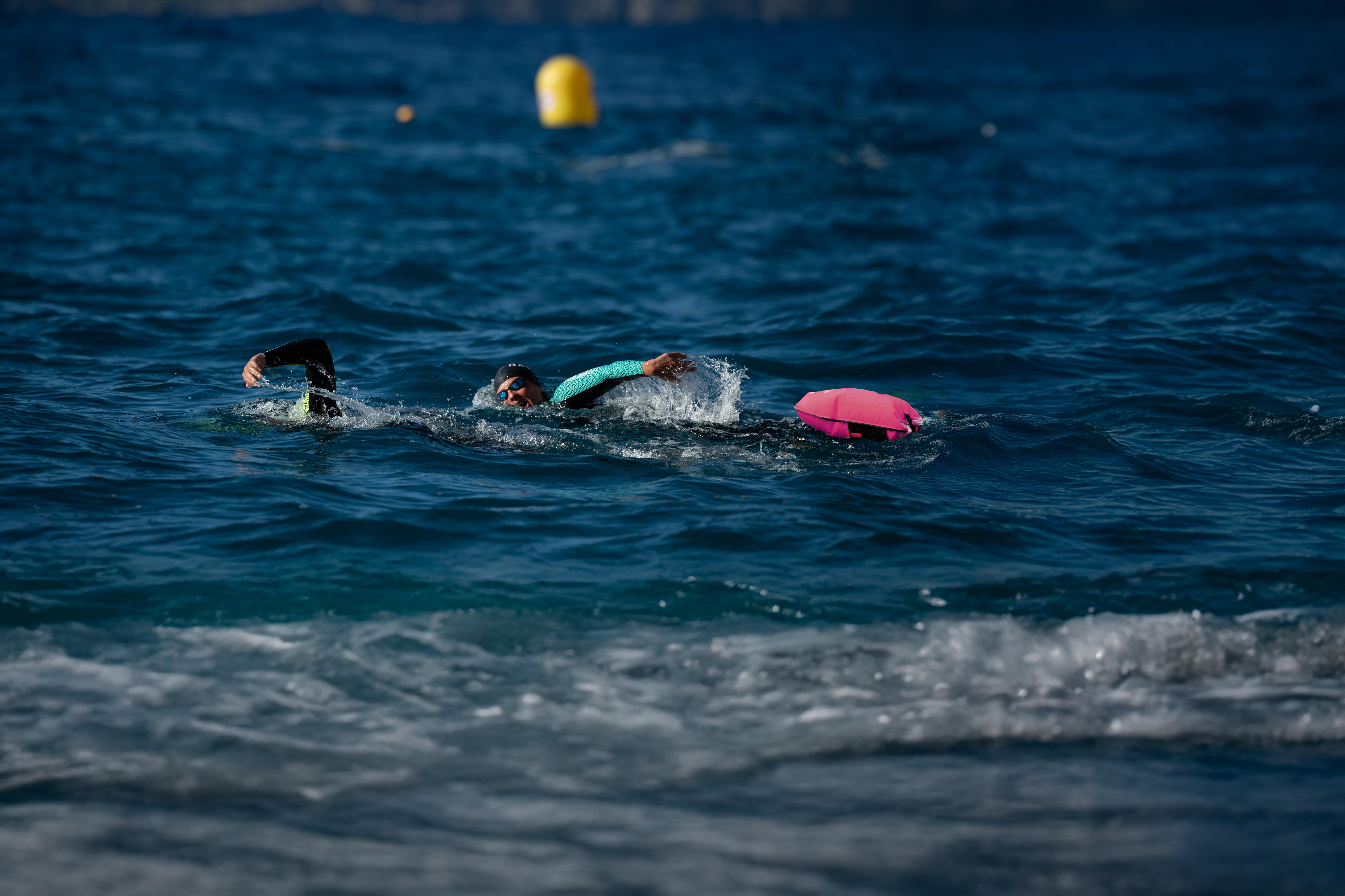 Open Water Swimming Buoy With Outer Net, OWS 100 - DECATHLON