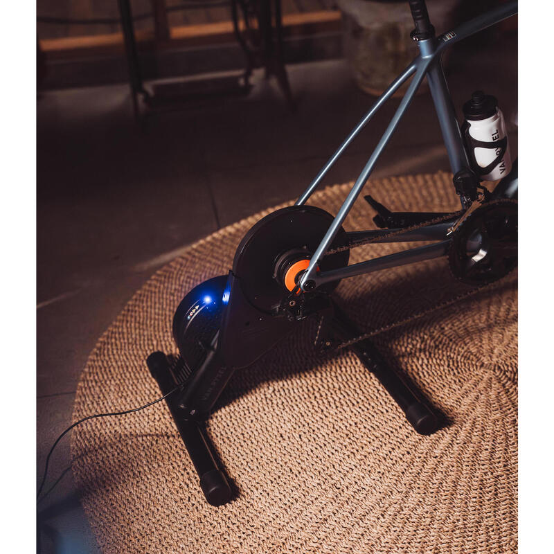 Home trainer conectat cu „Zwift Cog and Click” D500