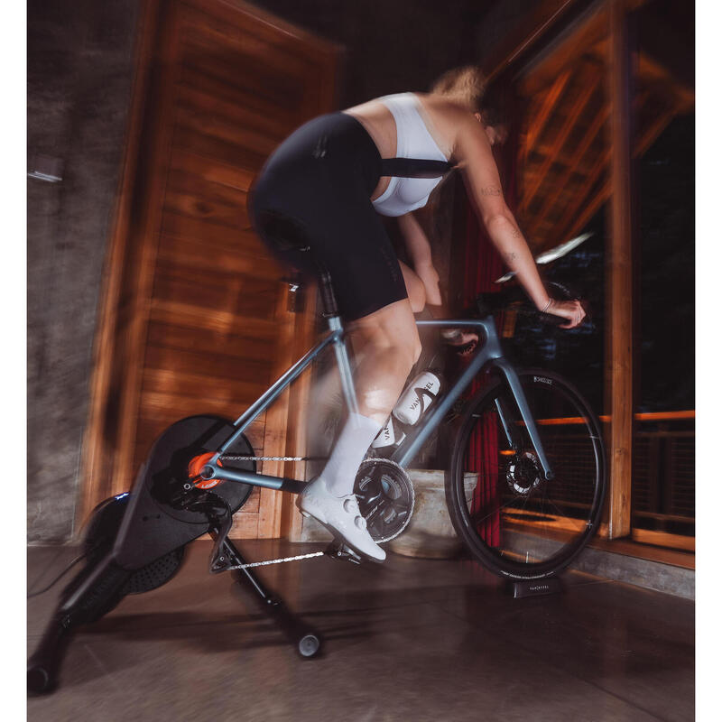 Home trainer conectat cu „Zwift Cog and Click” D500
