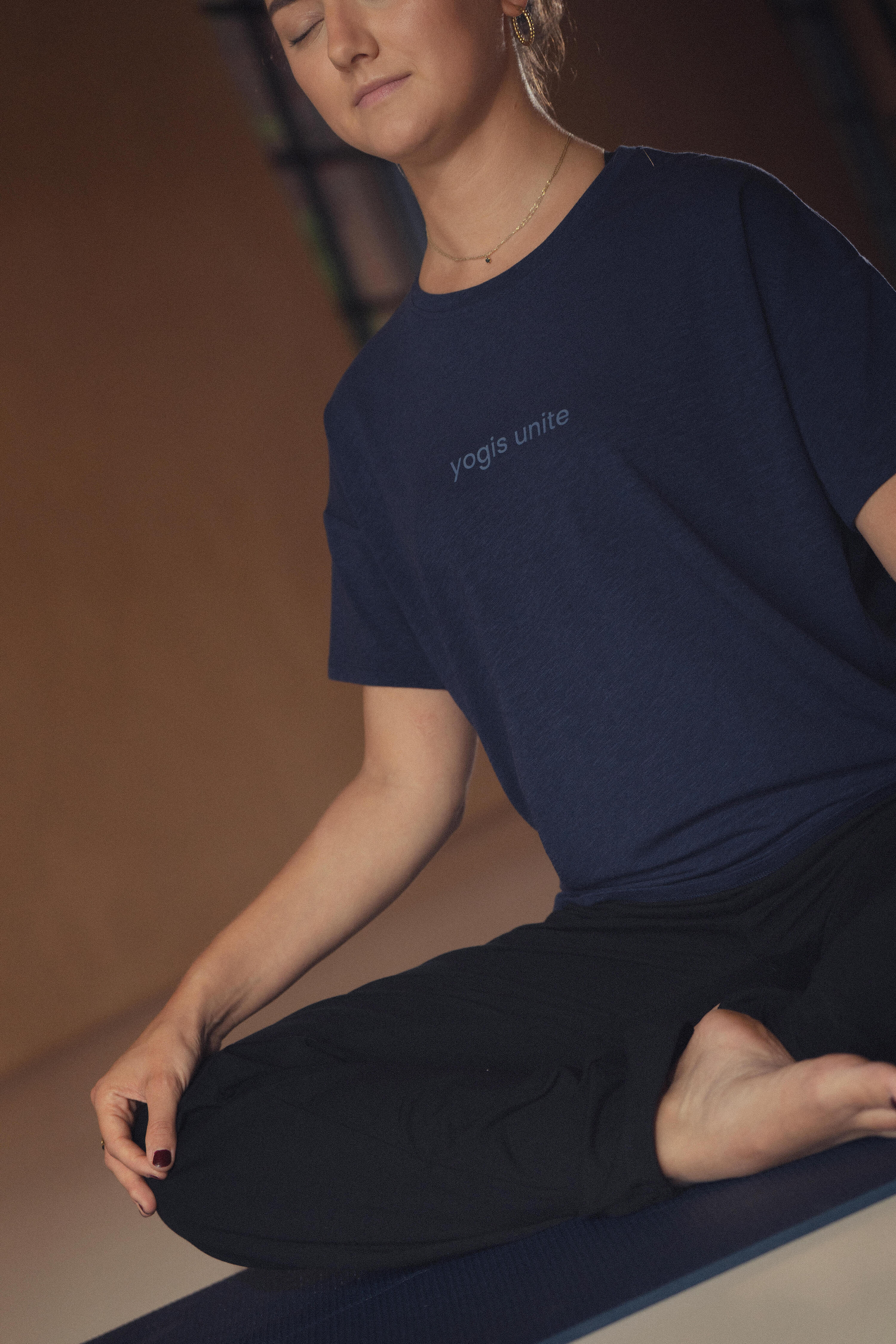 Camiseta Yoga Mujer Azul Noche Manga Corta 9/10