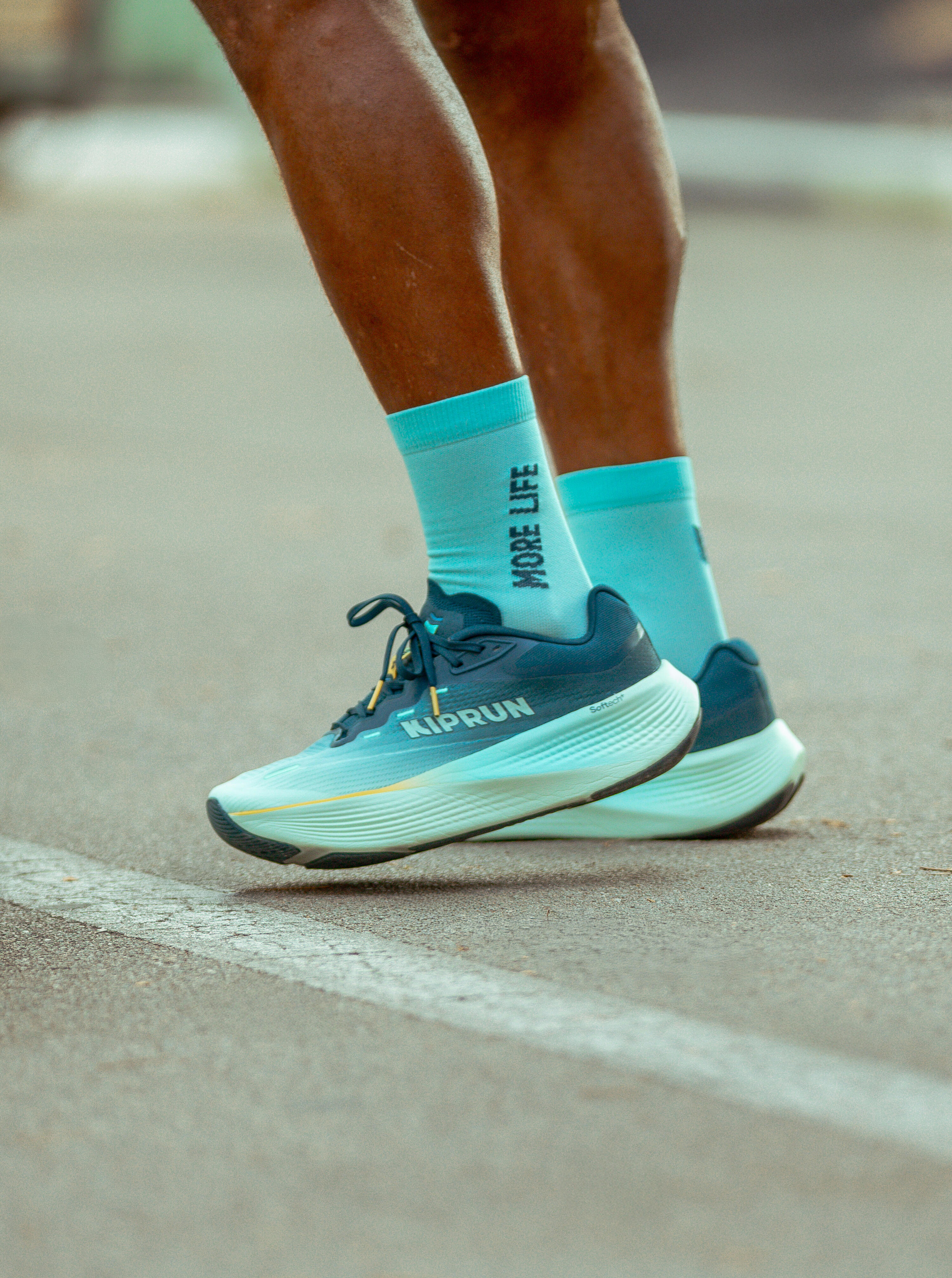 Buty do biegania męskie Kiprun Kipride Max 34/35
