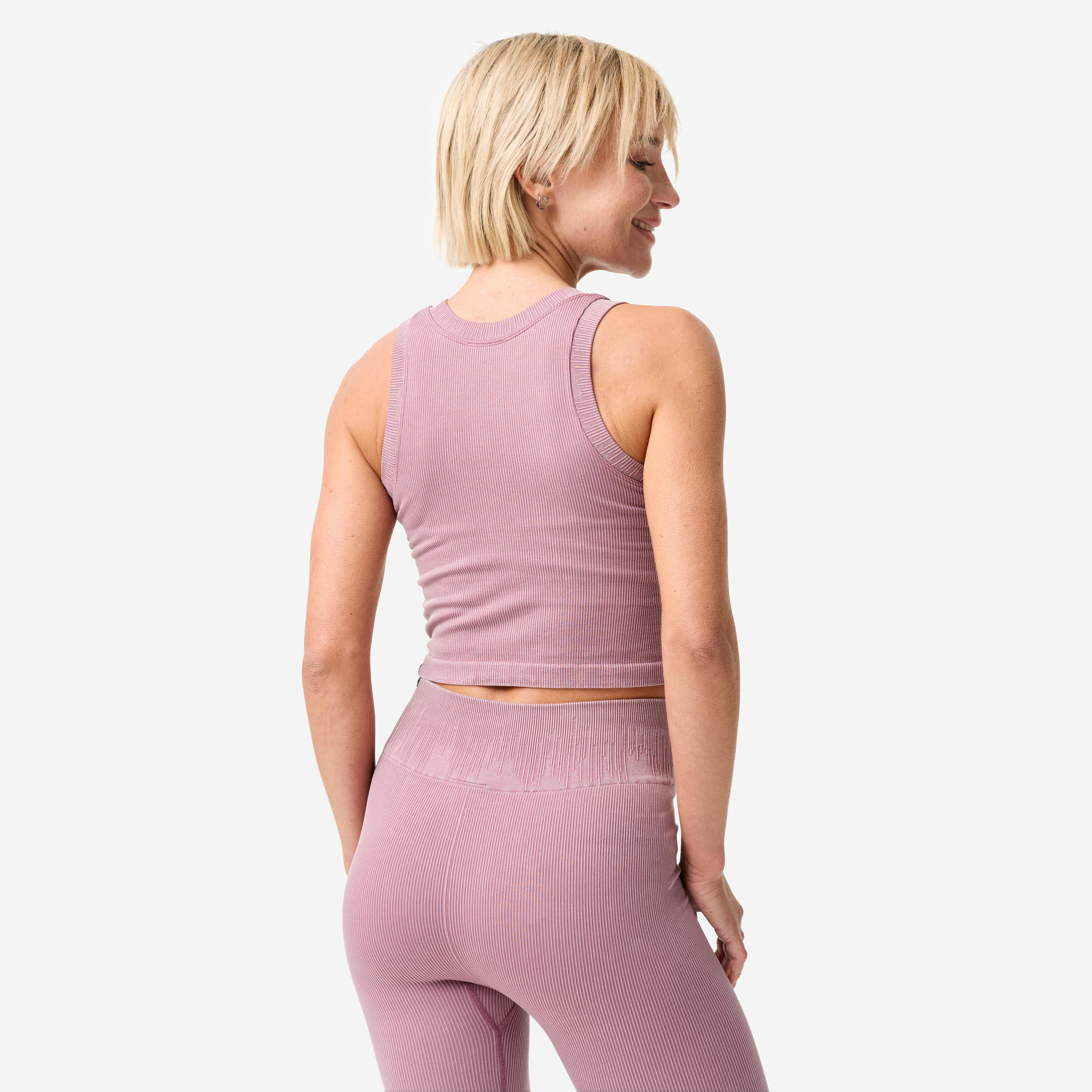 Kurzes, geripptes Tanktop mit integriertem BH, nahtlos, Used-Look violett 4/10