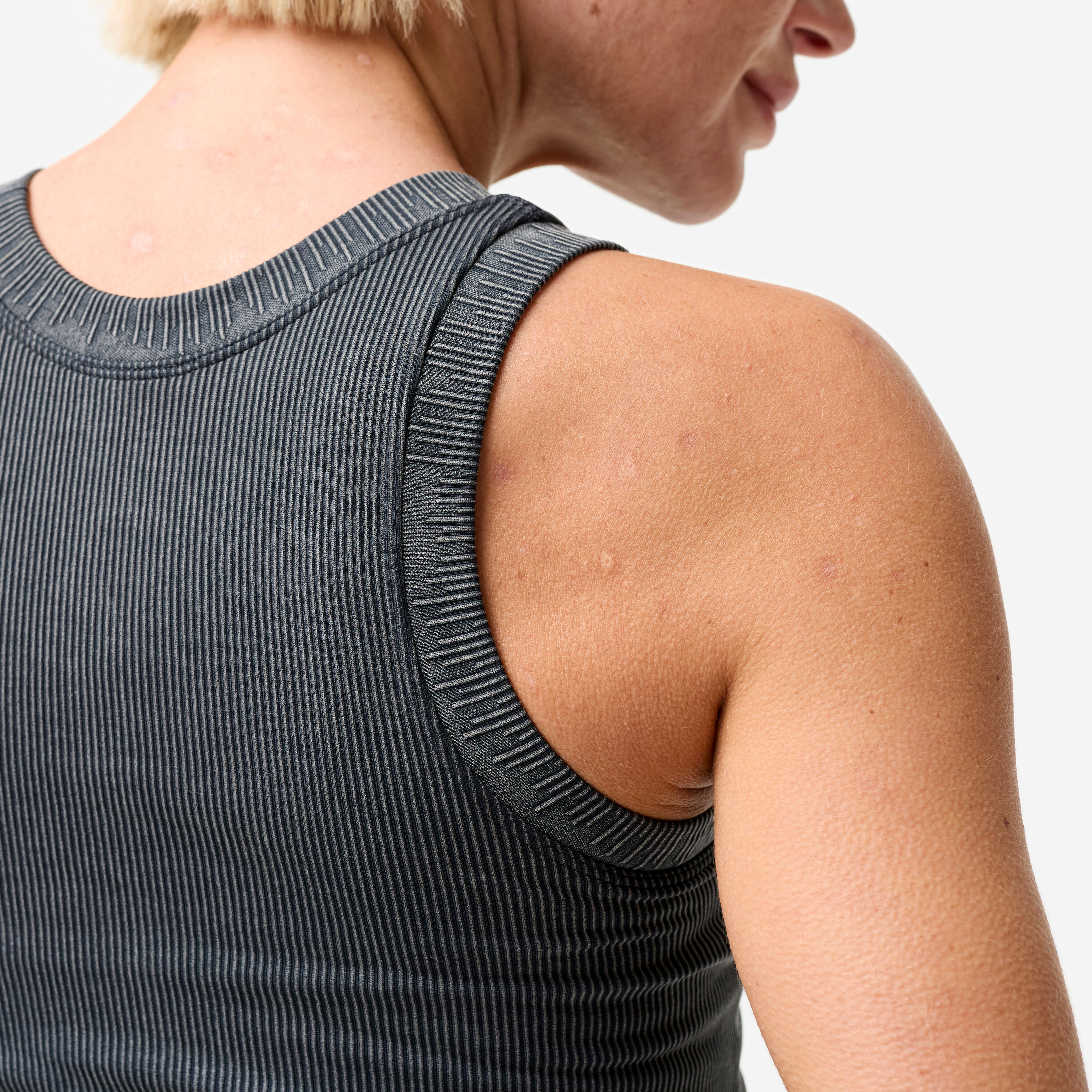 Camisole courte côtelée avec brassière intégrée femme - DECATHLON