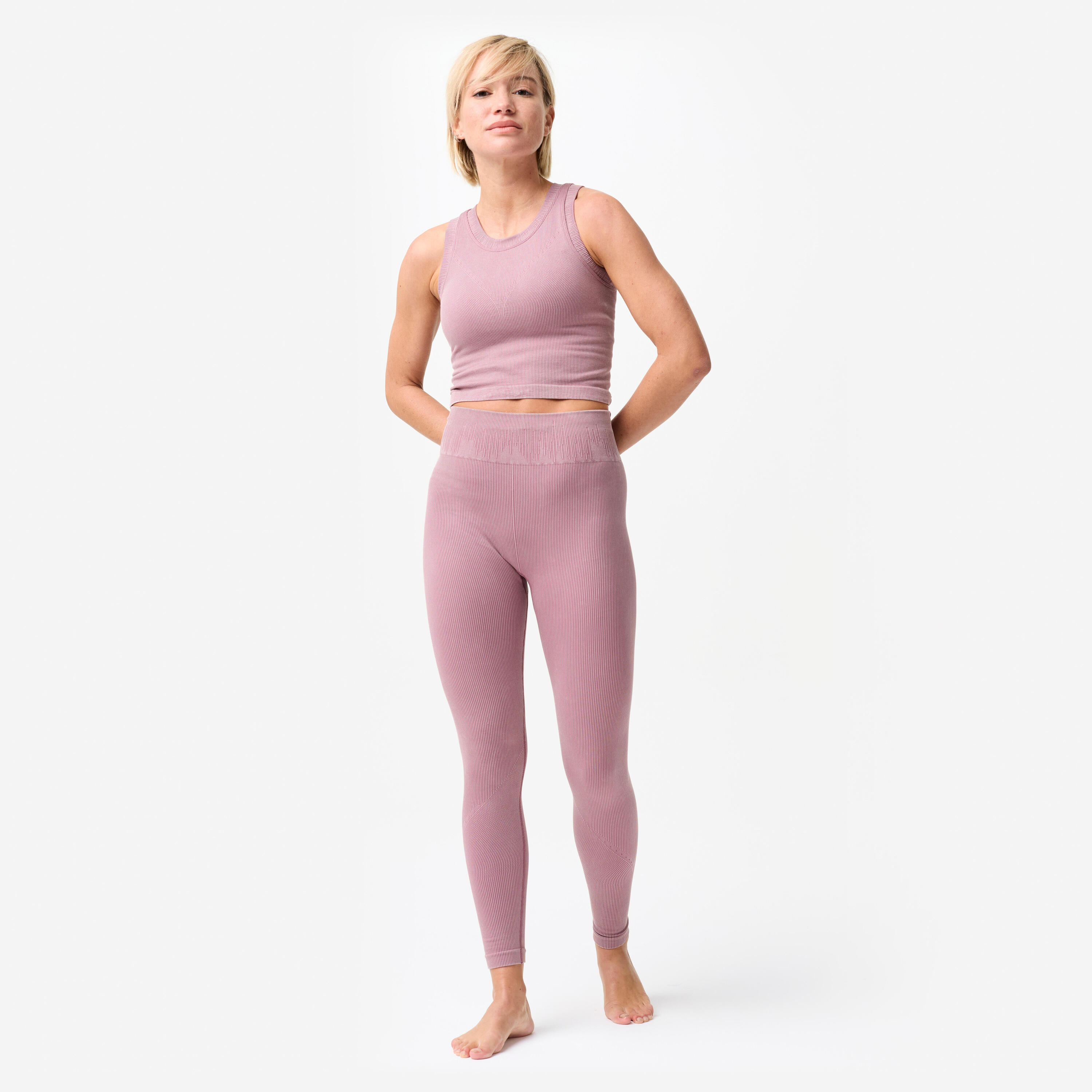 Kurzes, geripptes Tanktop mit integriertem BH, nahtlos, Used-Look violett 2/10