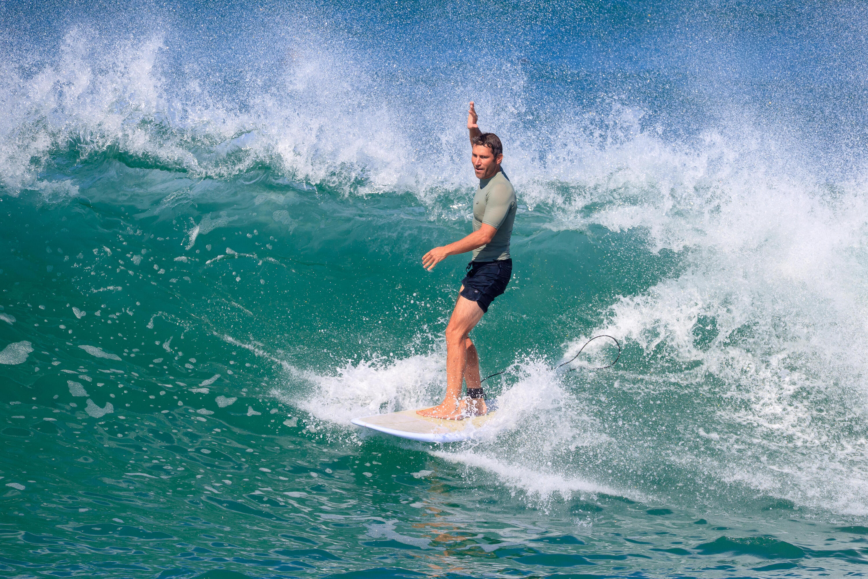 Surfboard Hybrid Harz 7' 49 l mit 3 Finnen beige 14/18