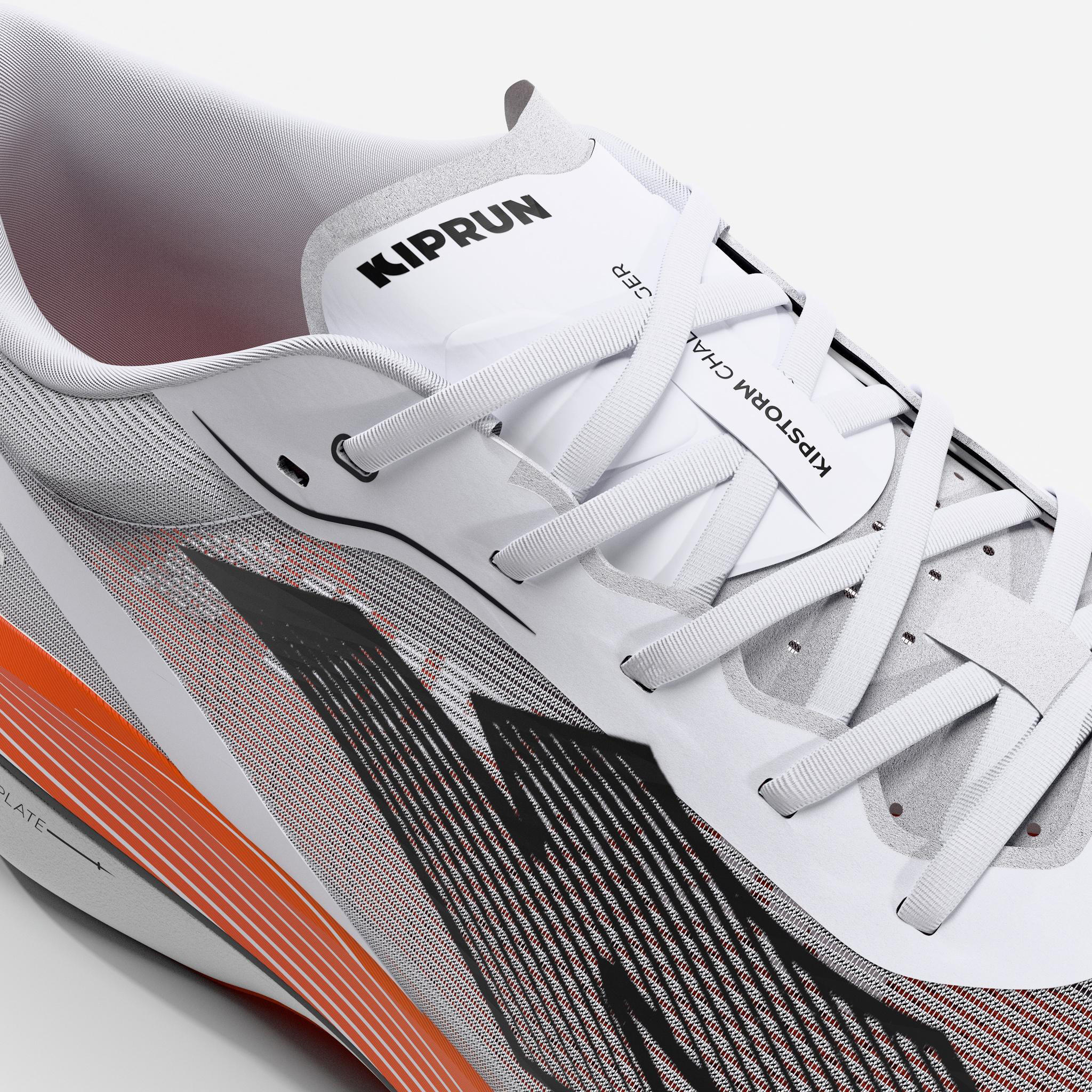 Chaussures de running carbone homme, Kiprun Kipstorm Challenger blanc et orange 16/18