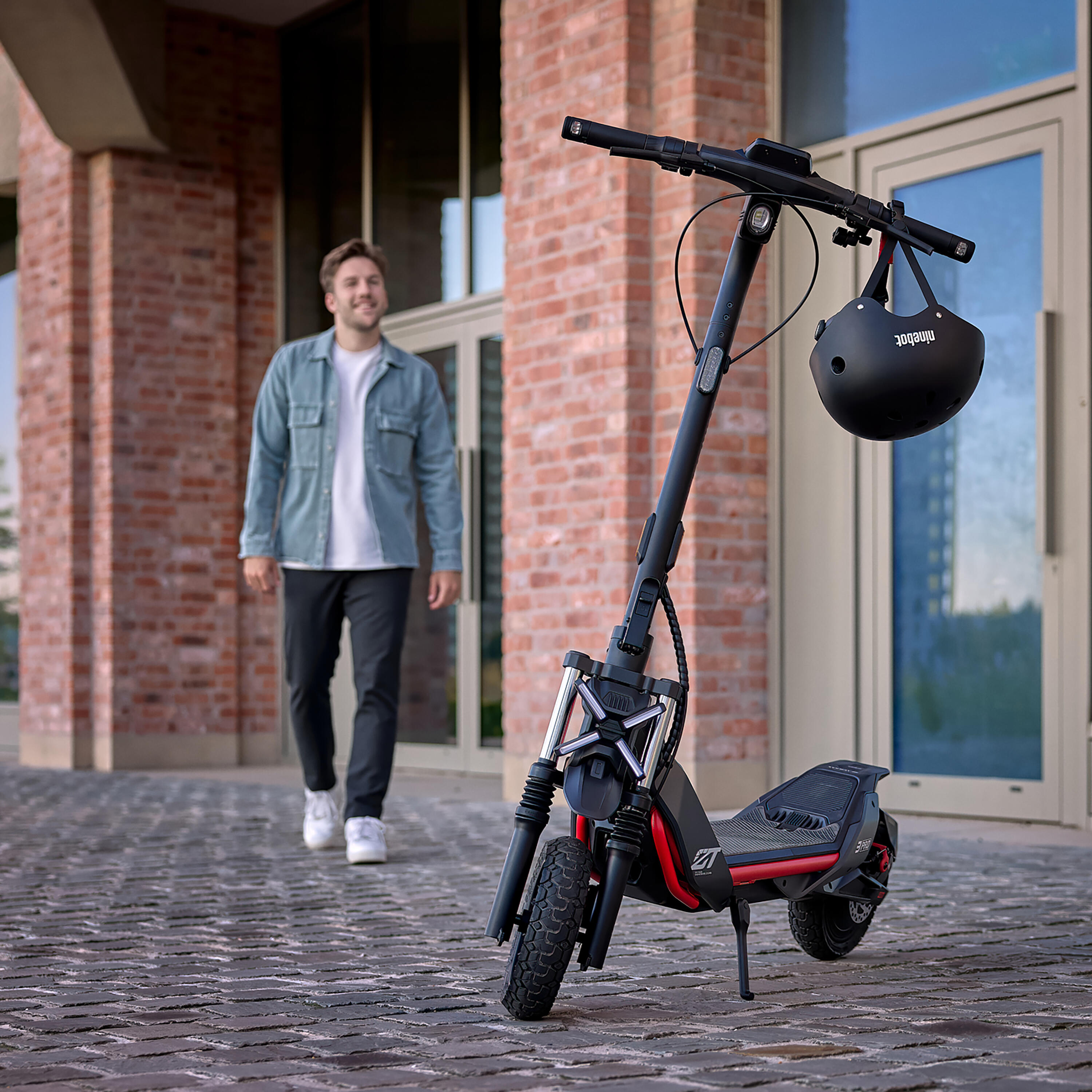 Hulajnoga elektryczna Ninebot eKickScooter ZT3 PRO D 5/15