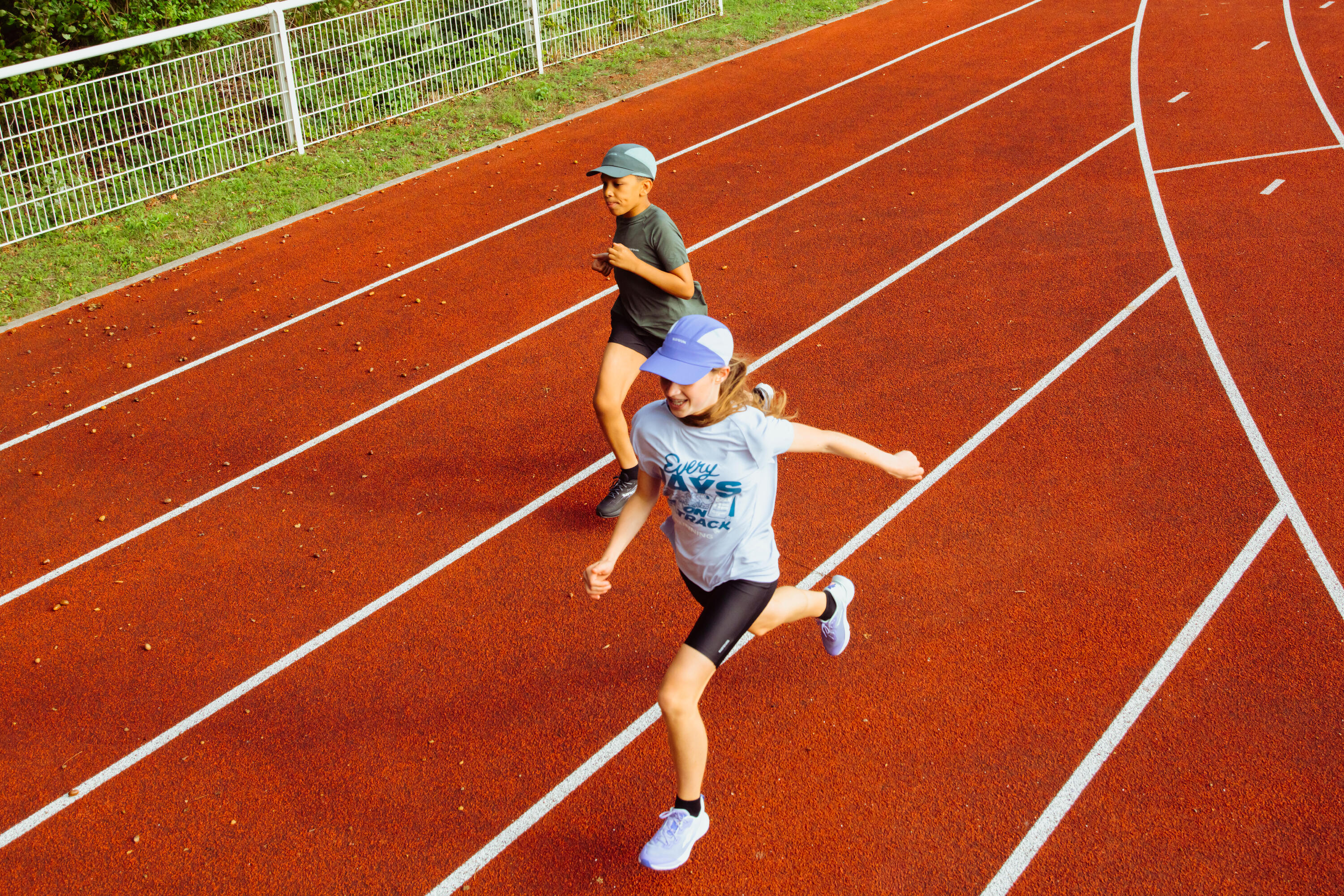 Ademende hardlooppet voor kinderen Run 500 paars 7/9