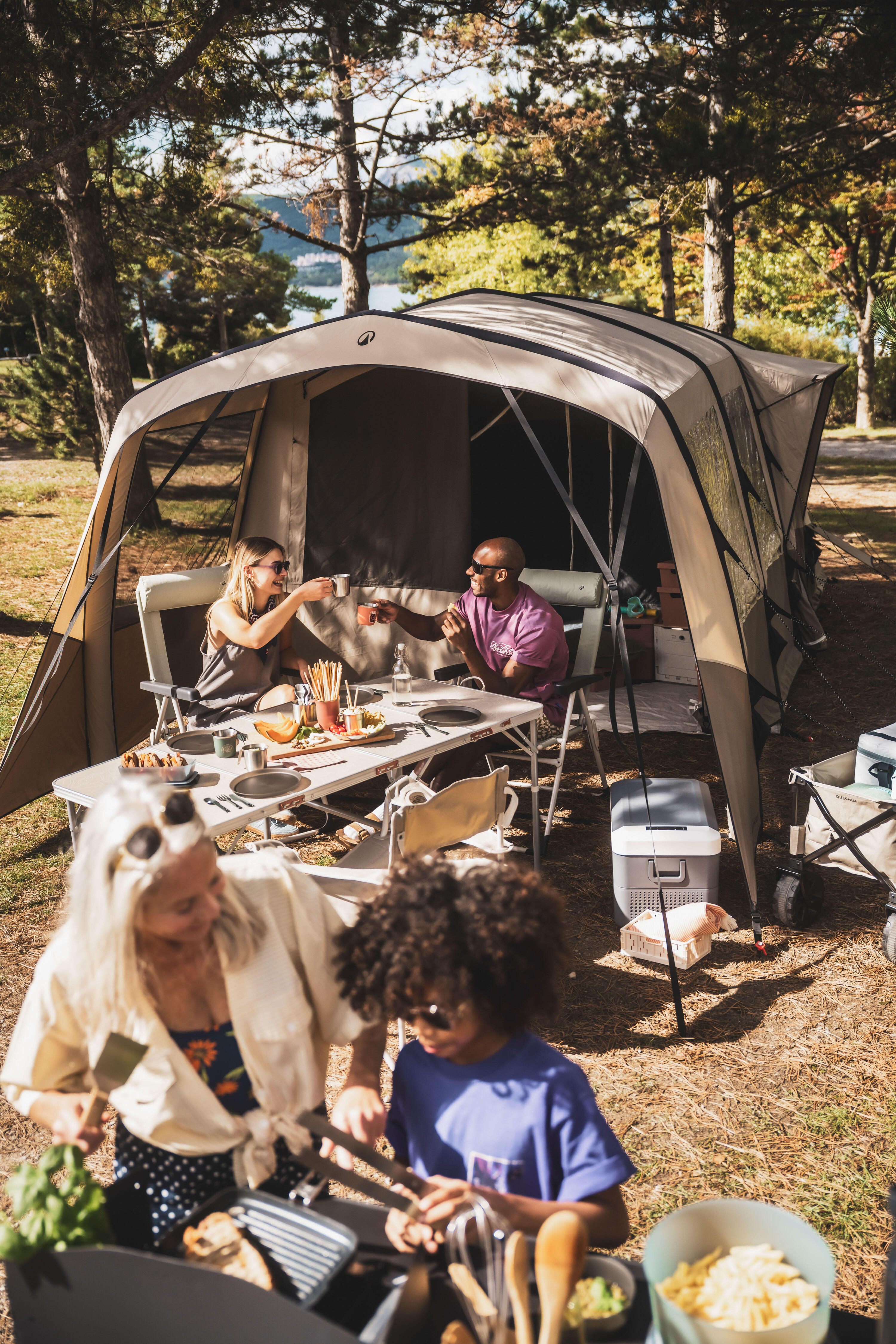 Grande table de camping pliante, 6 à 8 personnes, beige 3/10