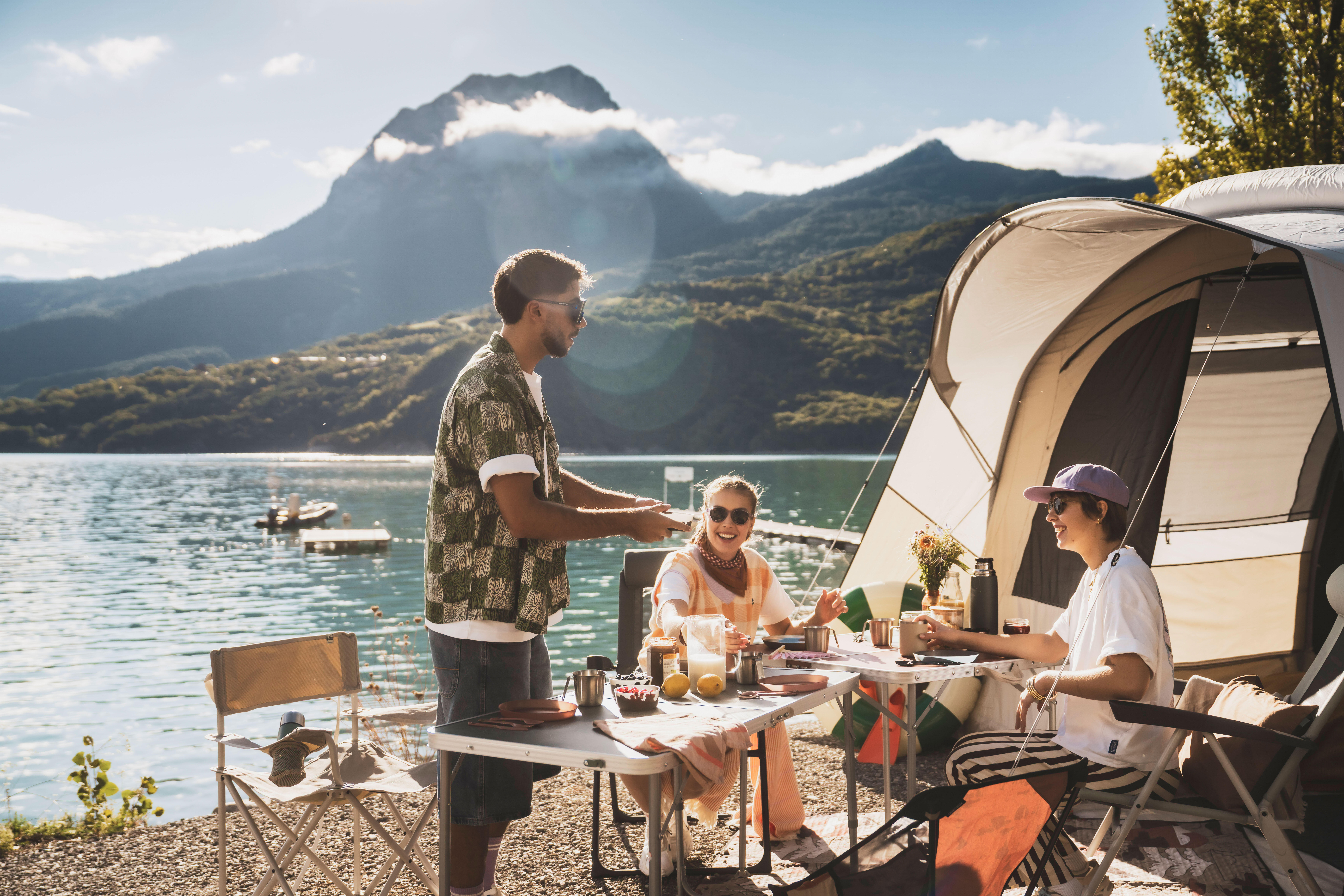 4-6 Person Folding Camping Table - QUECHUA