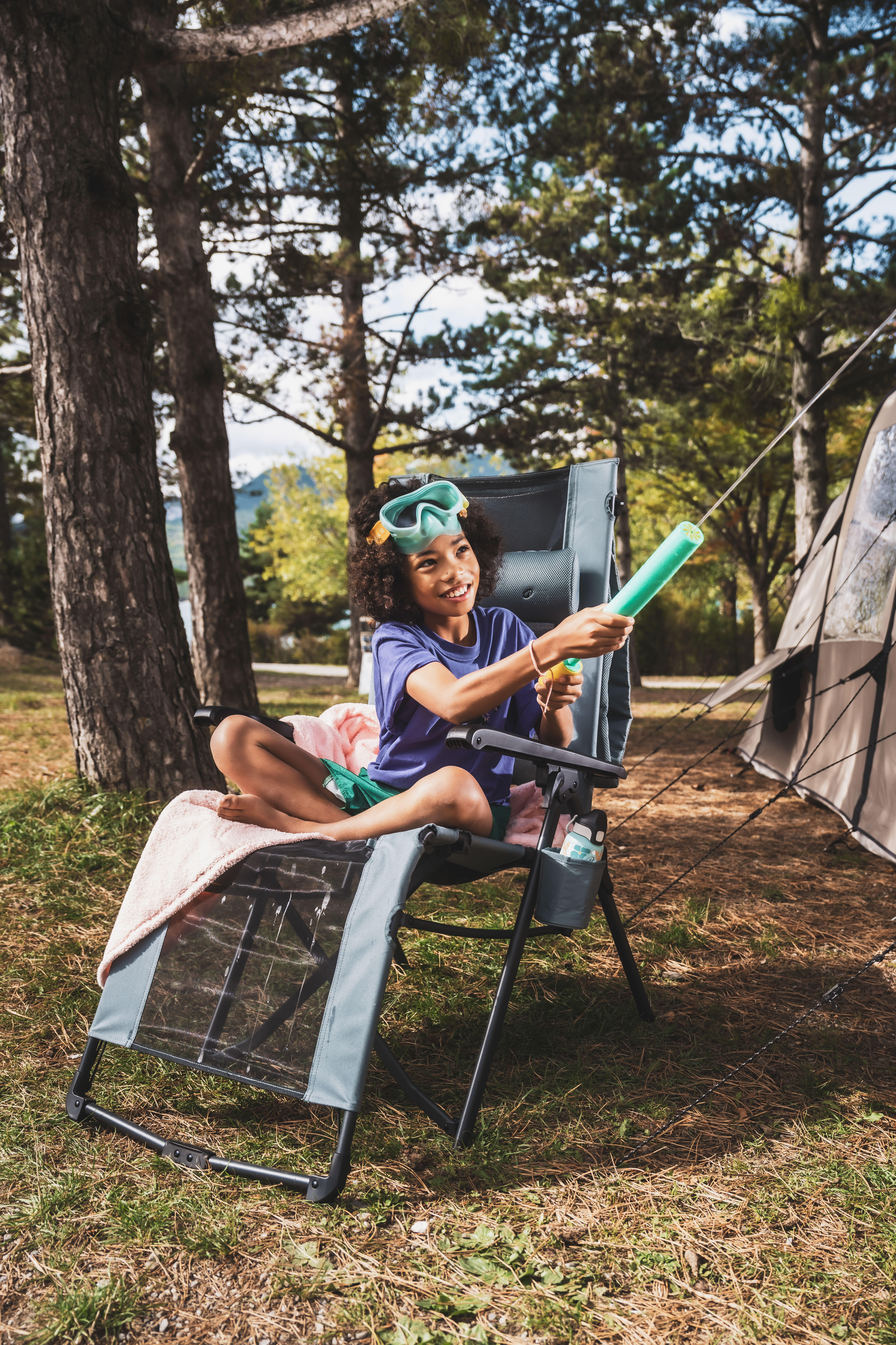 Fauteuil long de camping pliant et matelassé avec appui-tête - QUECHUA