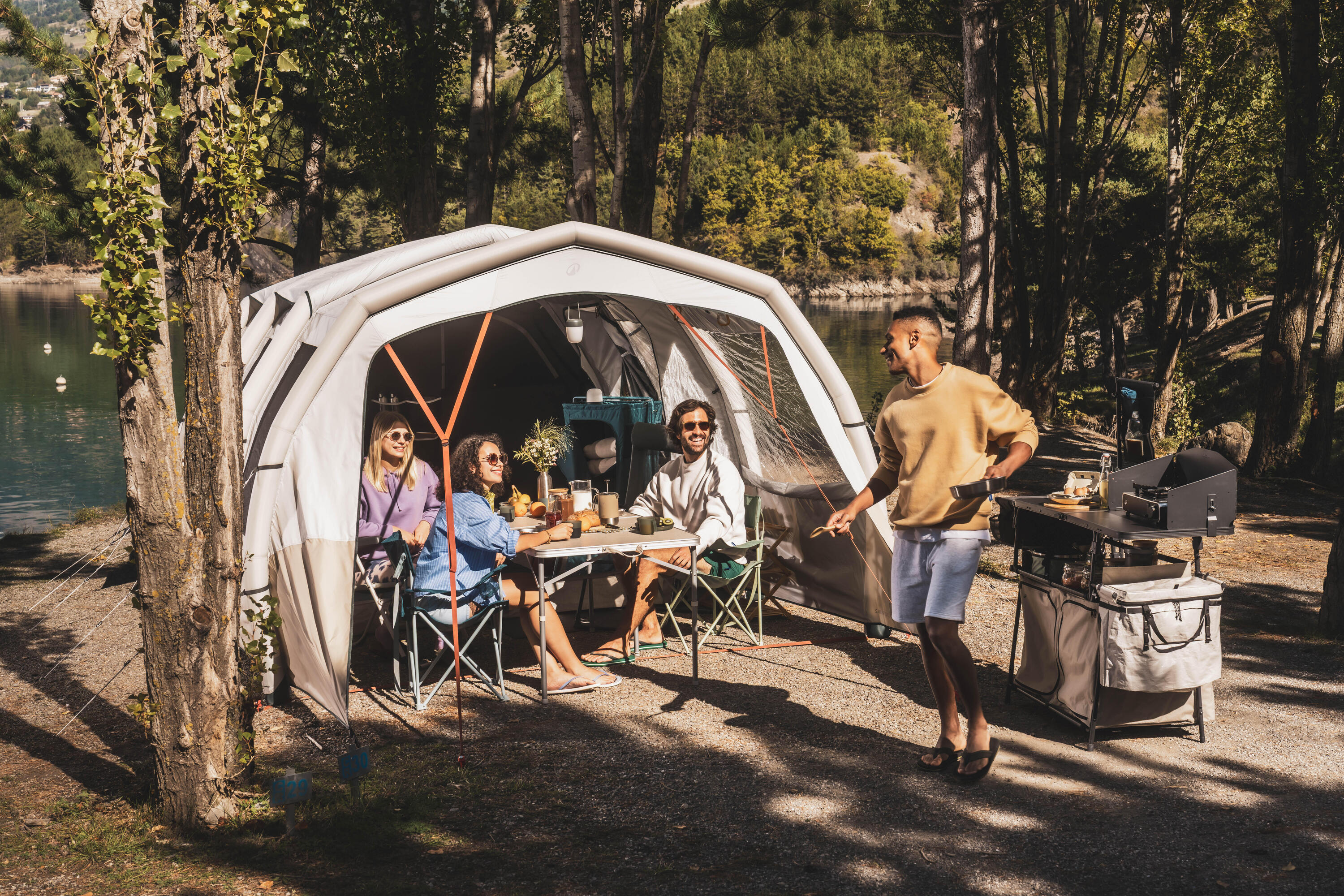 Tente de camping gonflable 4 places 2 chambres, Fresh&Black, Air Seconds 4.2 XXL 18/22