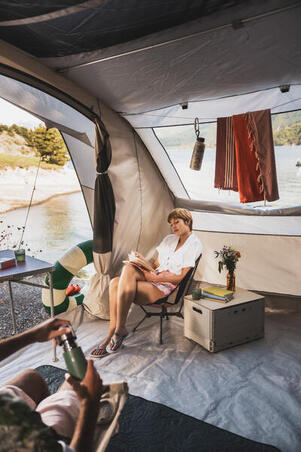 Крісло складане 500 для кемпінгу розмір M бежеве