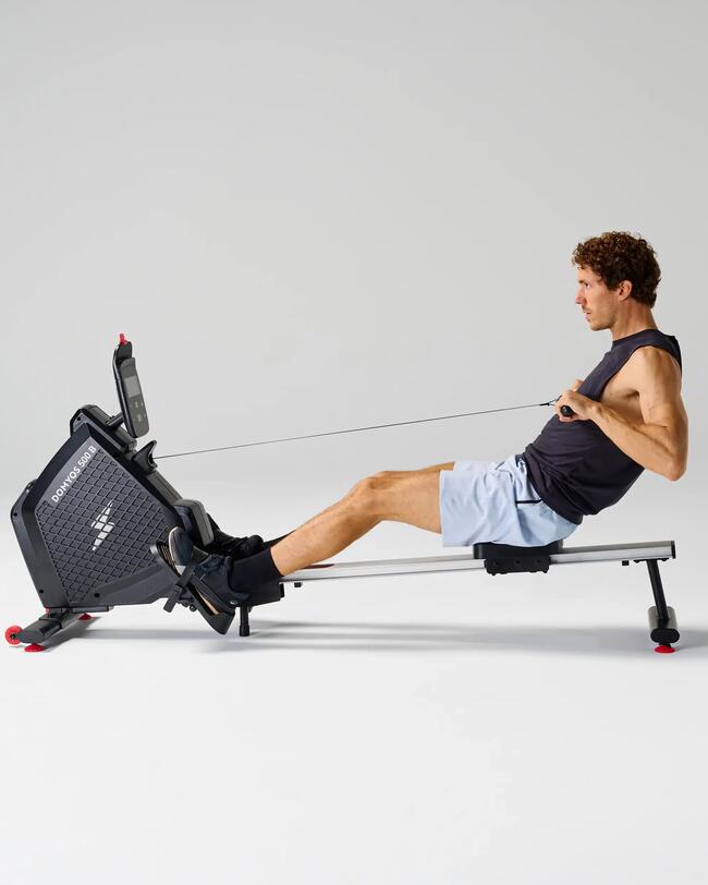 SELF-POWERED ROWING MACHINE