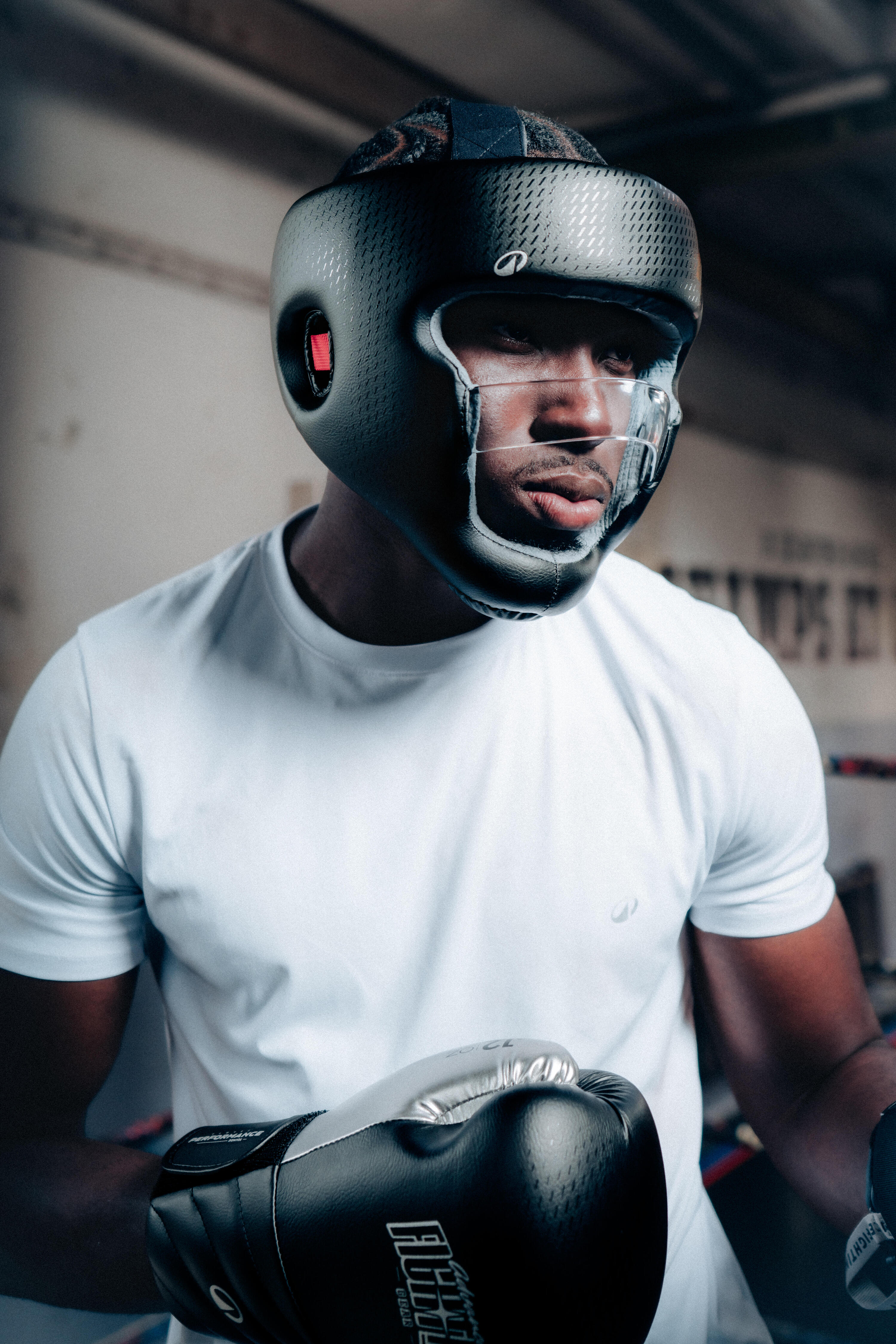 Casque de boxe avec barrette nasale adulte 6/8