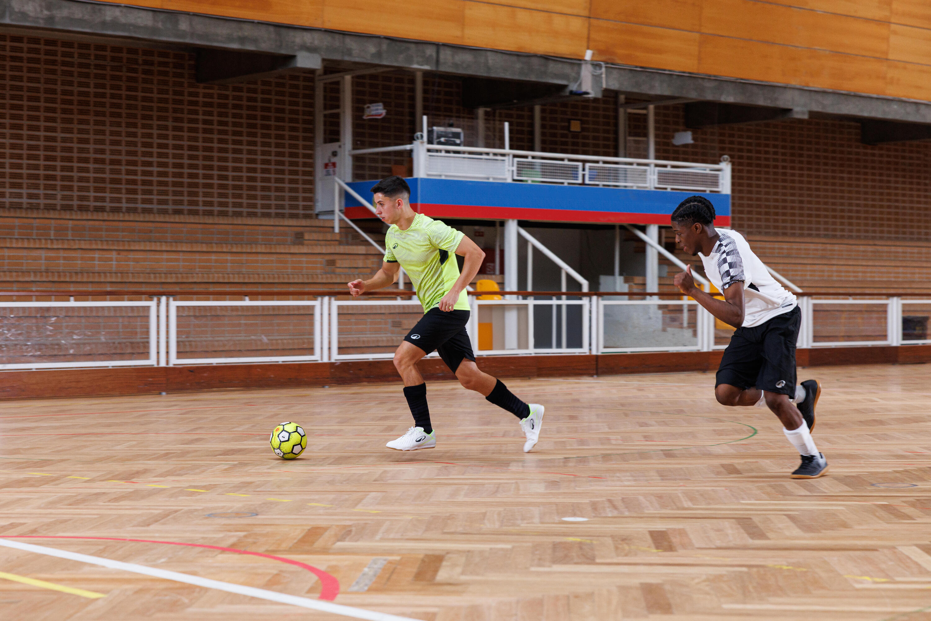Scarpe futsal adulto SALA CLUB grigio-giallo 9/10