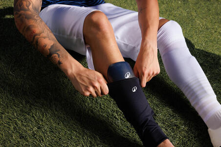 Щитки футбольні дитячі F500 із фіксуючими гетрами