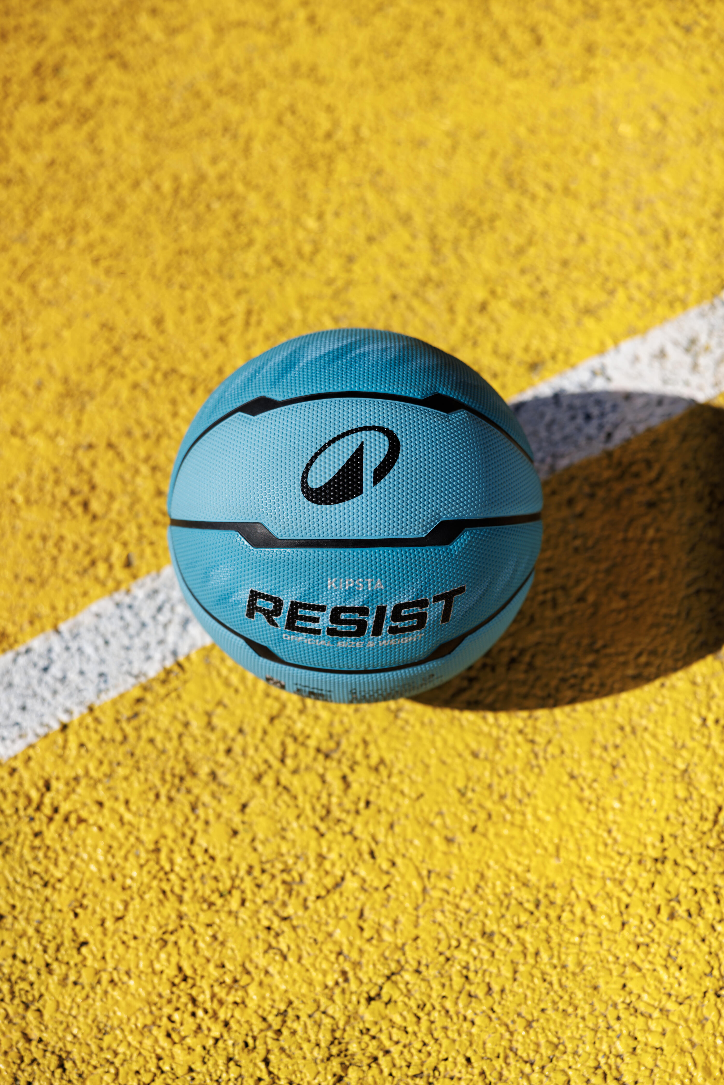 Ballon de basketball extérieur polyvalent enfant et femme taille 6, Resist 5/8