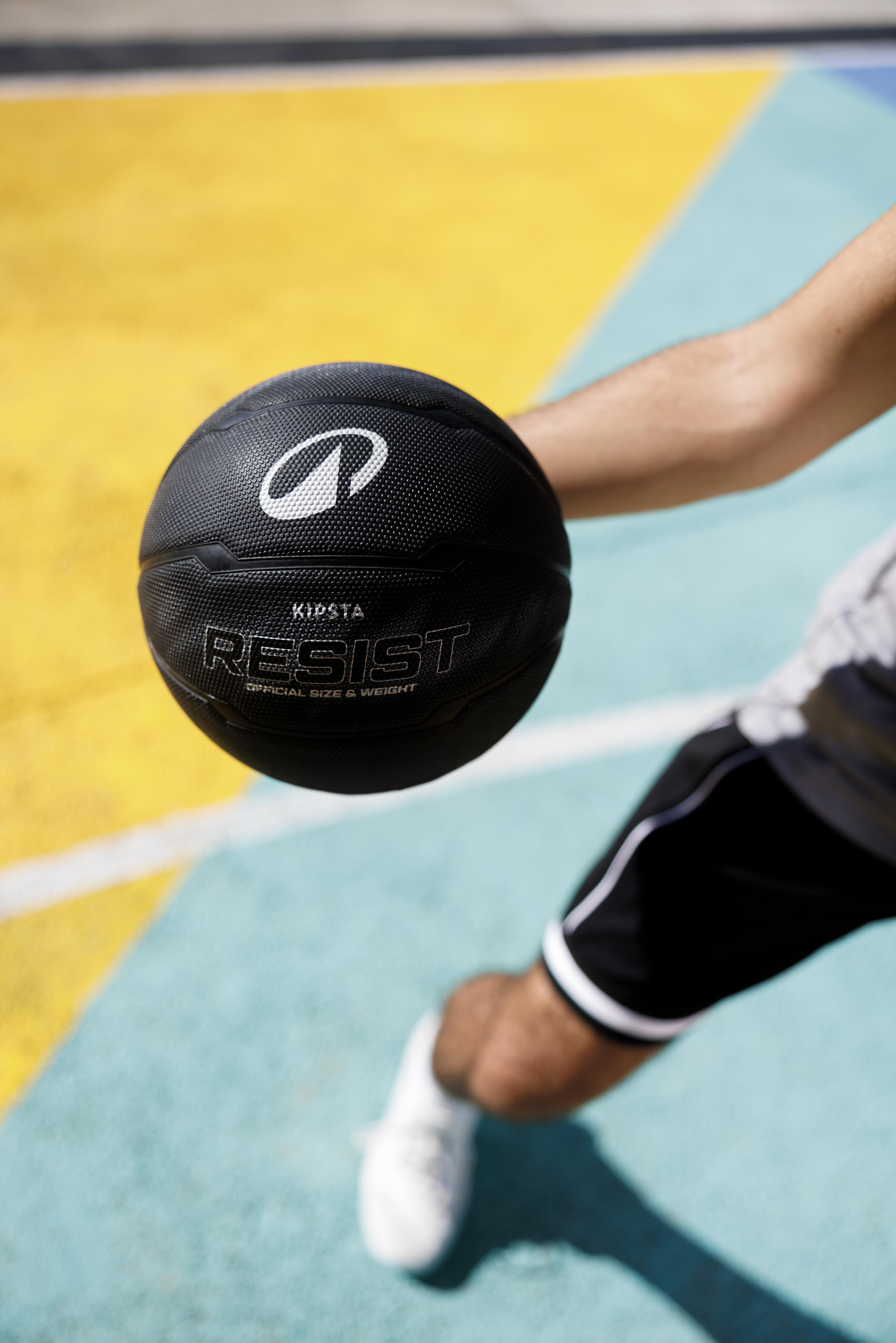 Ballon de basketball extérieur polyvalent enfant et homme, Resist taille 7 5/7