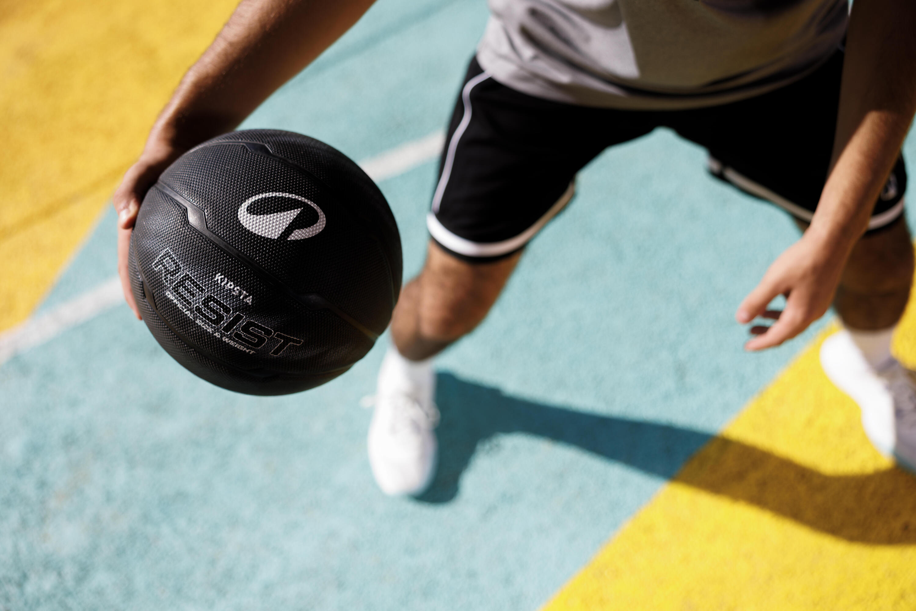 Ballon de basketball extérieur polyvalent enfant et homme, Resist taille 7 2/7