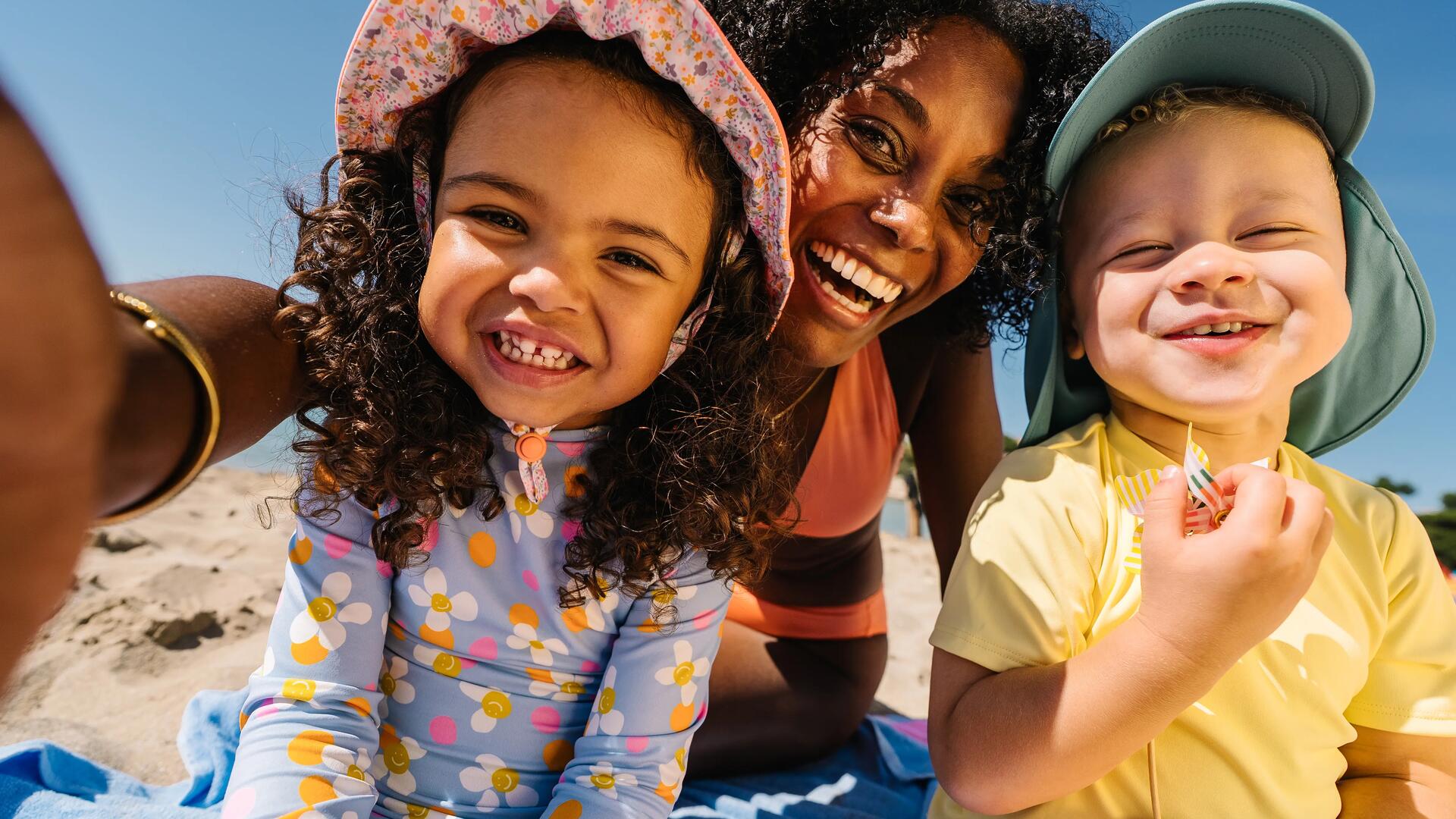 Erfahre alle nützlichen Informationen über das Babyschwimmen und probiert es aus!