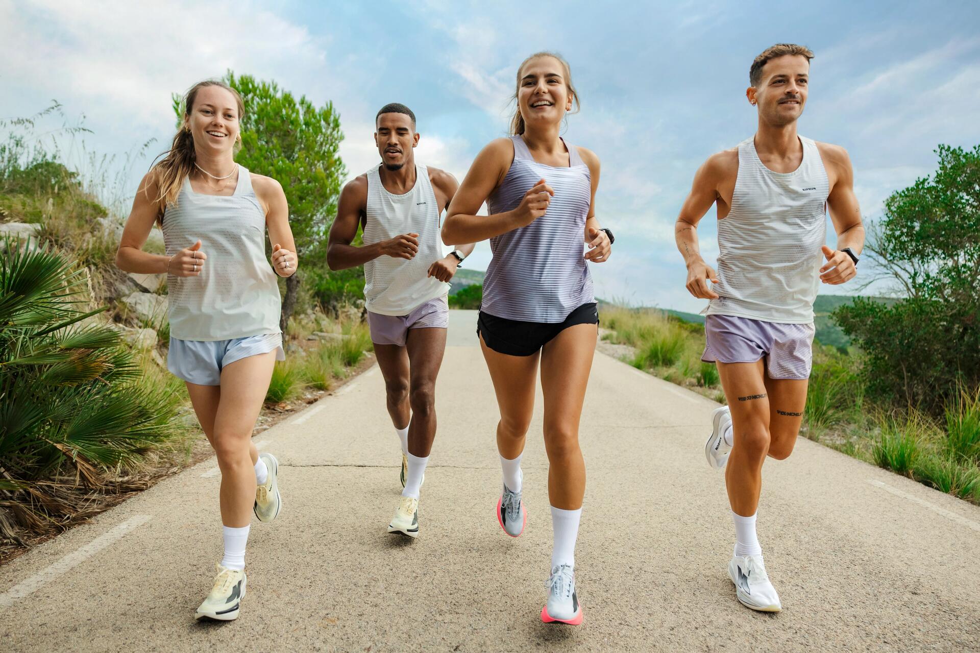 Les chaussures de running route ont de l'amorti, de la stabilité et de la relance