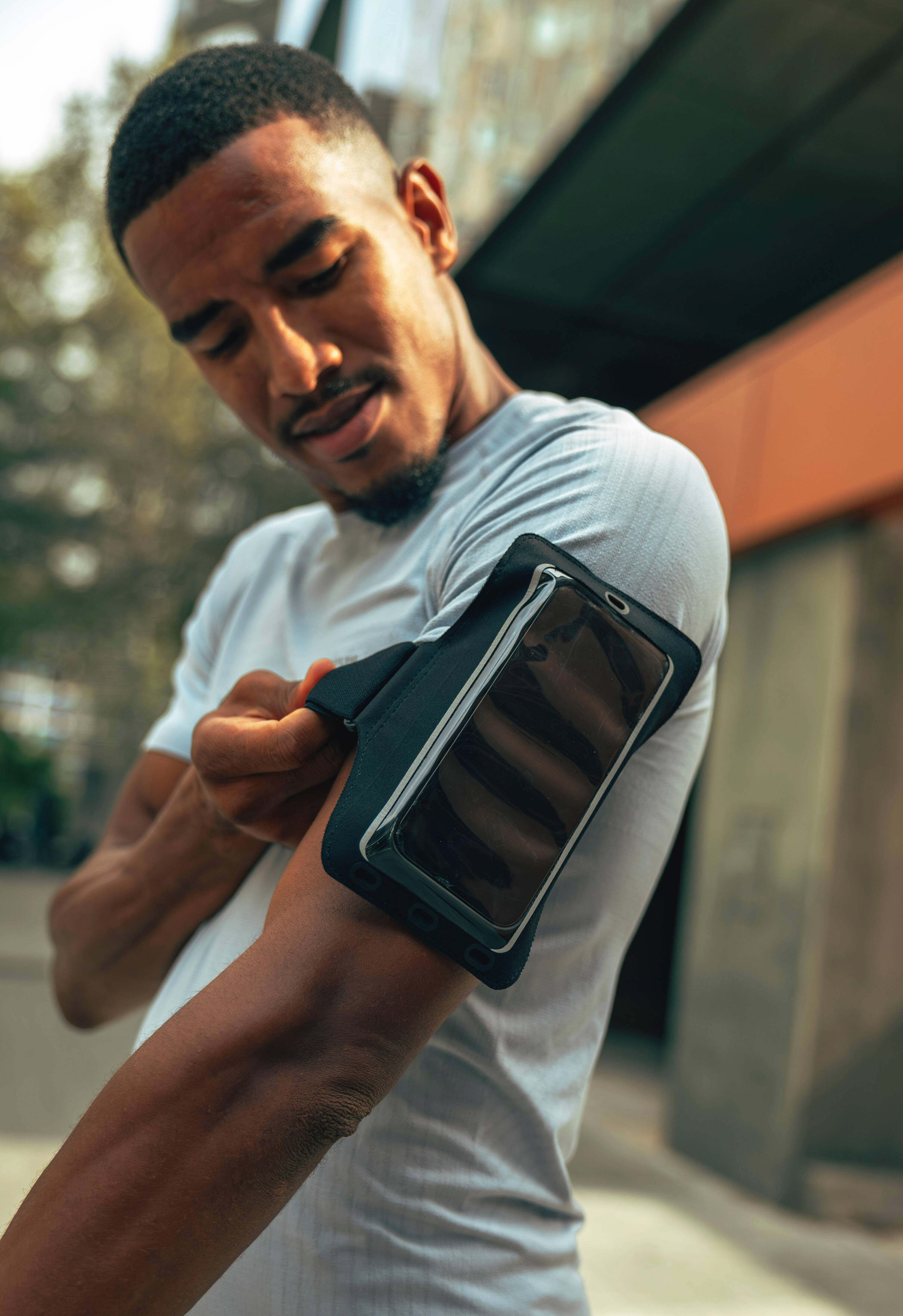 KIPRUN Men's and Women's smartphone and big phone running armband - Black -  5