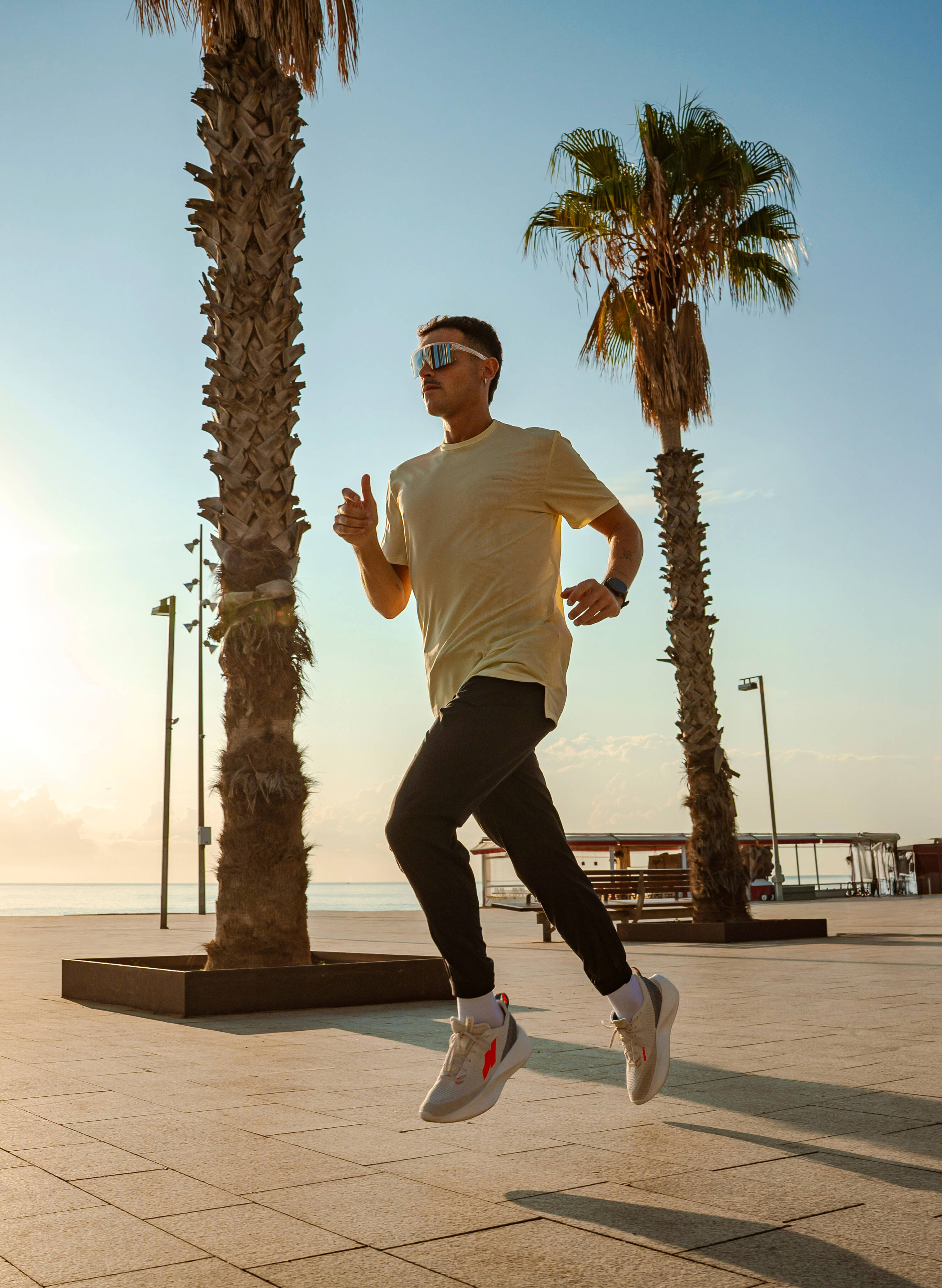 Men's breathable running t-shirt, Kiprun run 500 yellow -  4