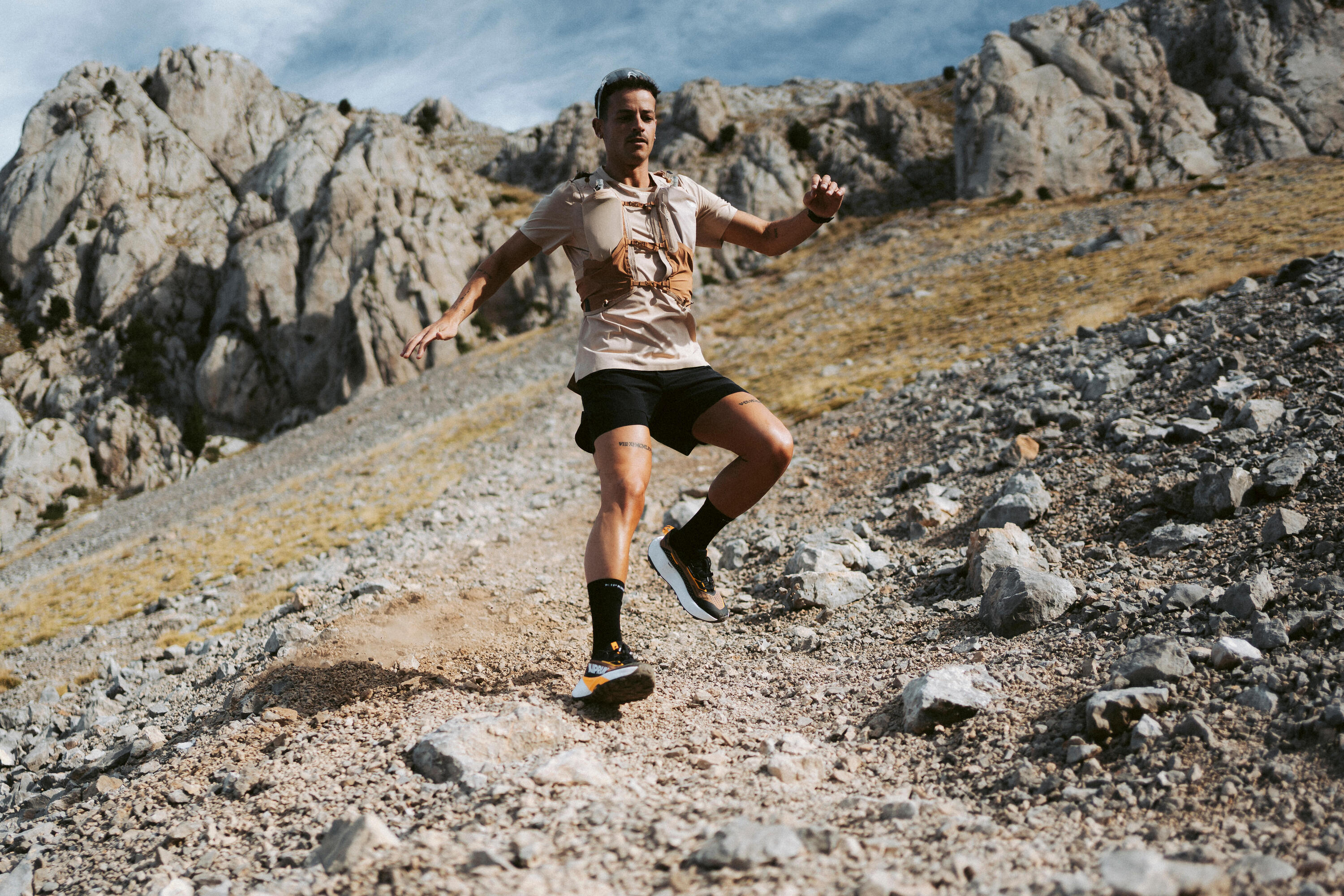 Short de course 2 en 1 homme, Run Ultra 900 14/16