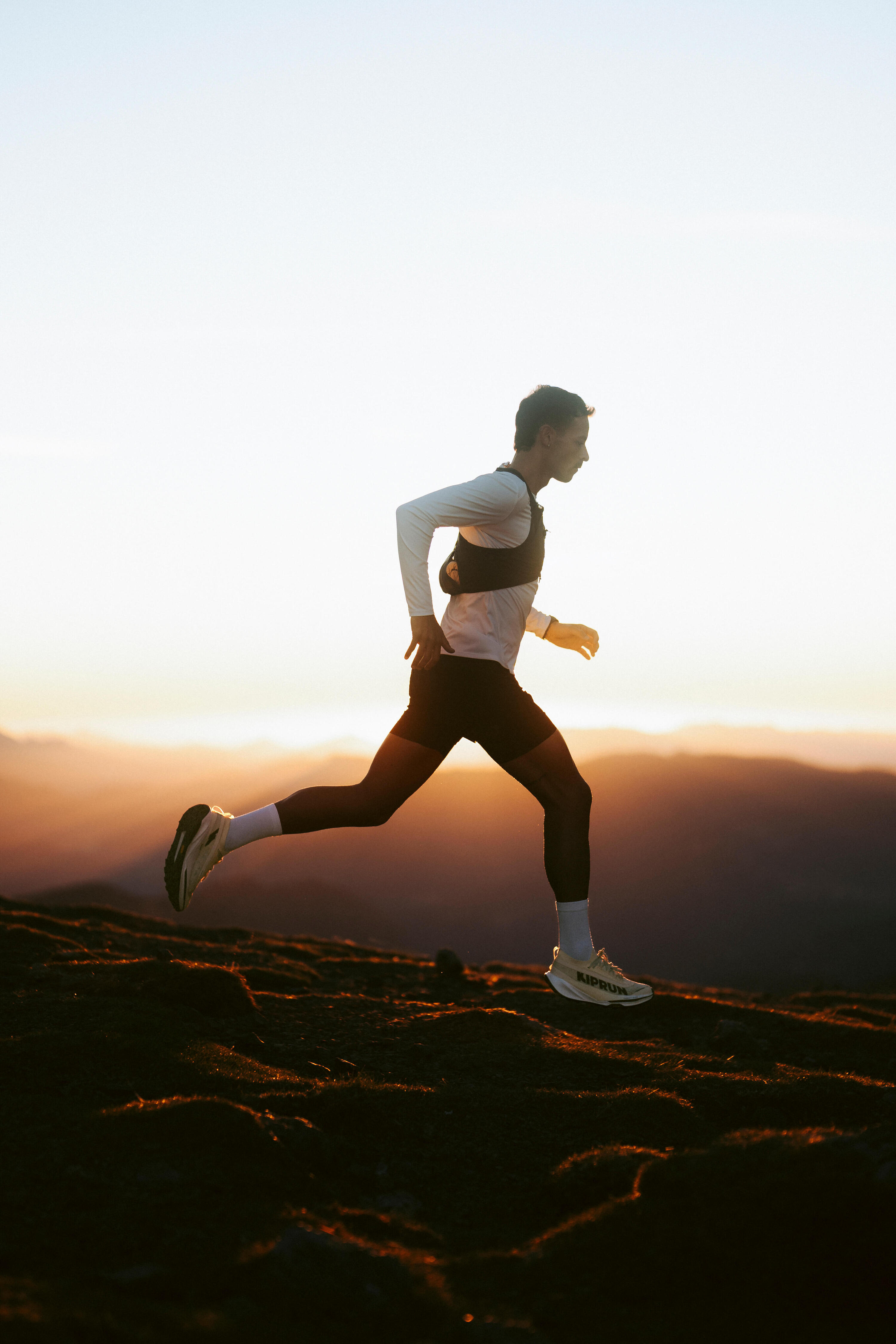 Men's trail running shoes with carbon plate, Kiprun Kipsummit Race - Beige