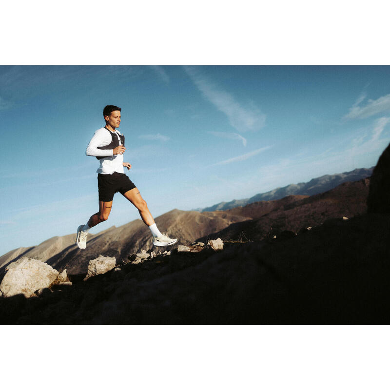 Șort 2 în 1 de alergare pe distanțe lungi, Kiprun run ultra 900 negru, bărbați
