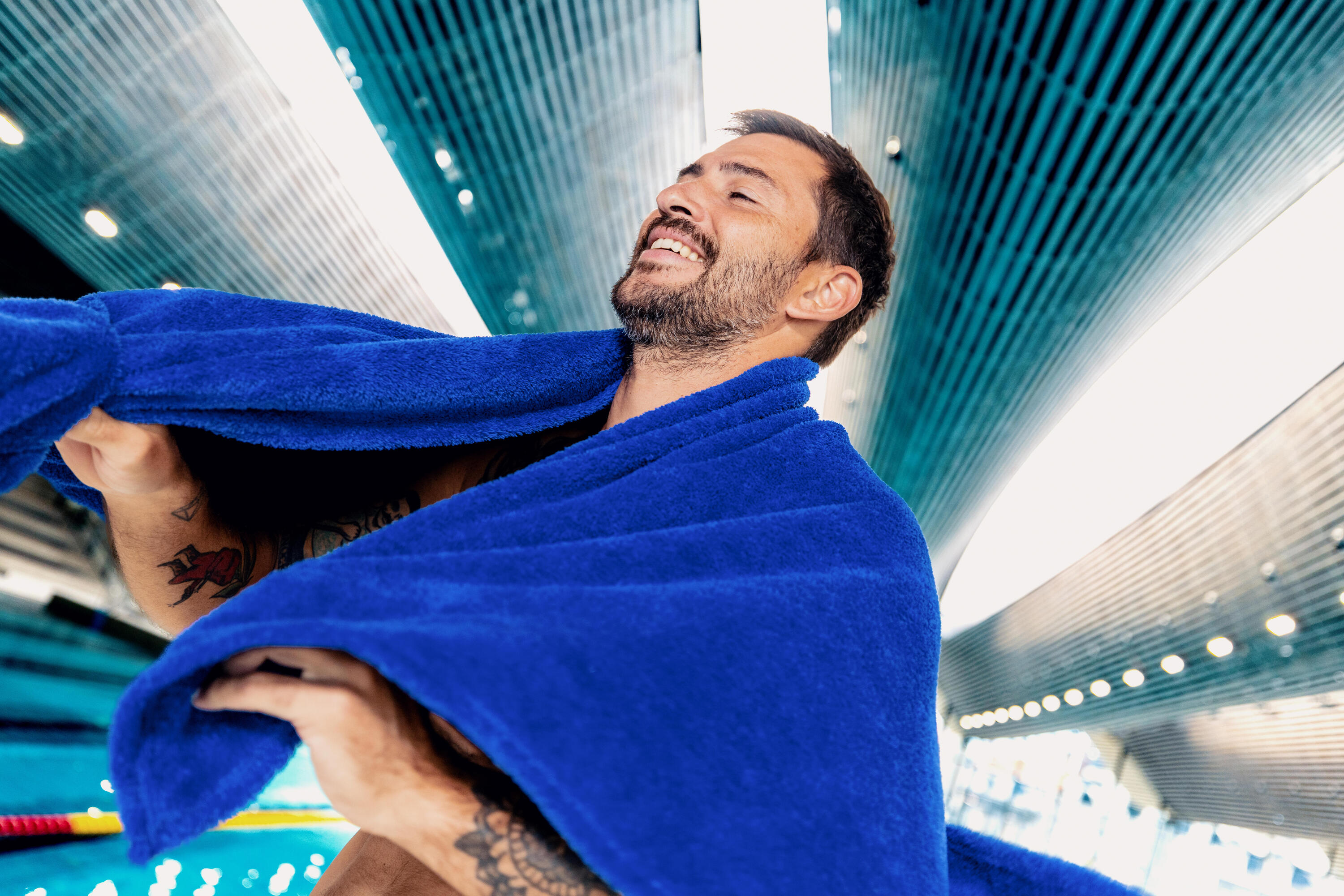 Serviette de bain microfibre ultra douce taille L 80 x 130 cm, bleu 6/8
