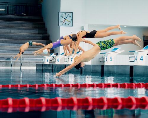 Schwimmen für Kinder: der komplette Ratgeber für Eltern