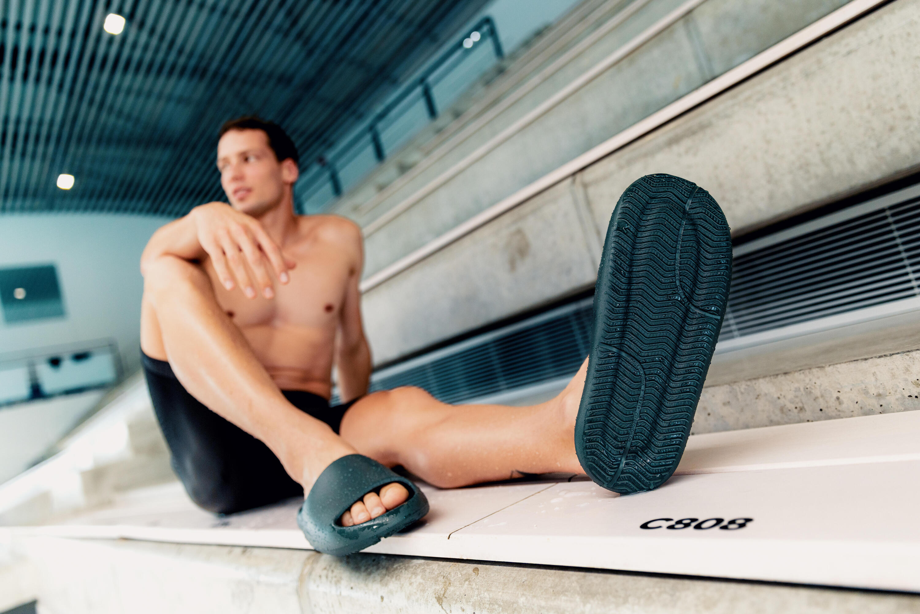 Claquettes de piscine, Style 500 kaki 7/9