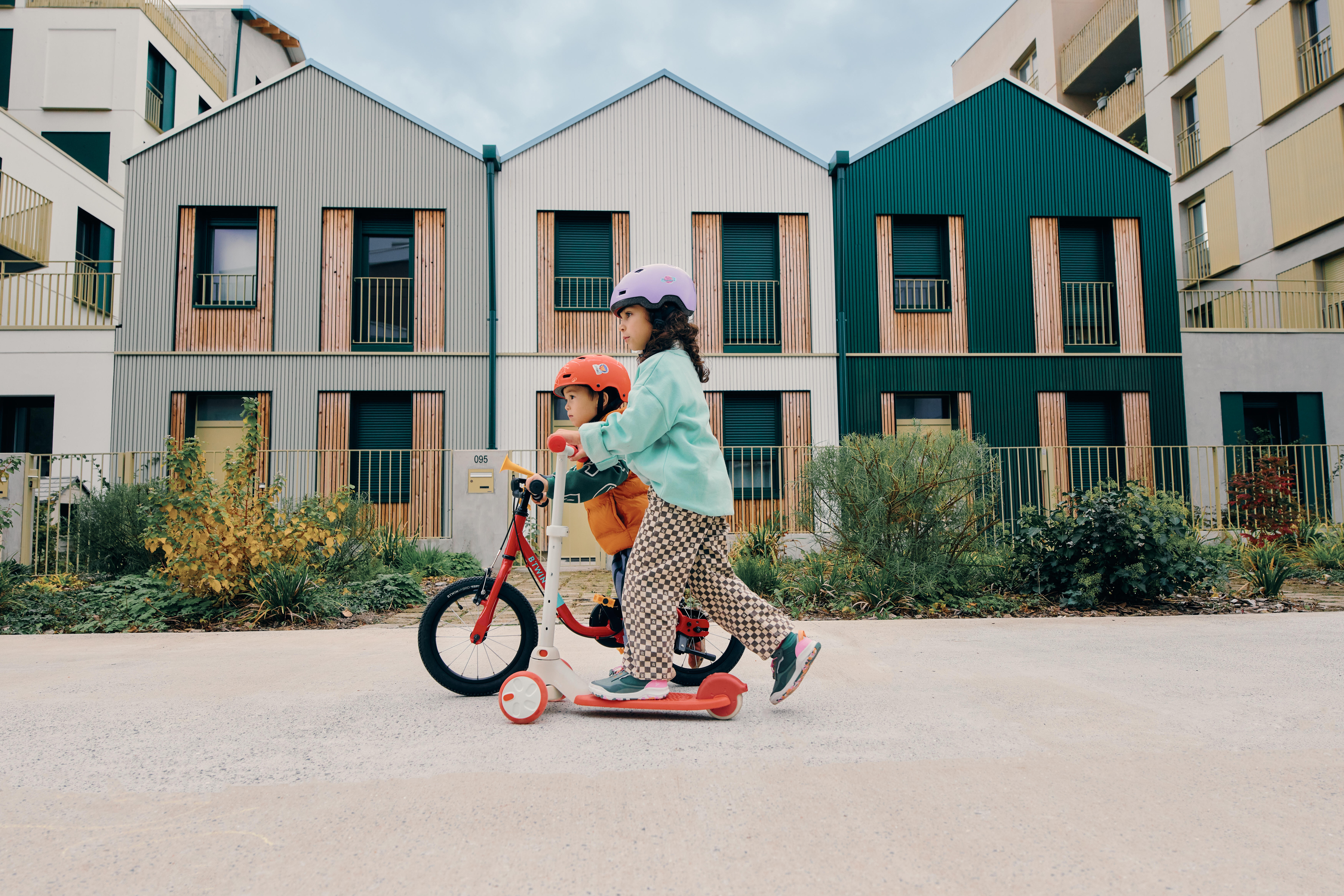 Kids’ Inline Skating/Skateboarding/Scootering Helmet, B 100 - BTWIN