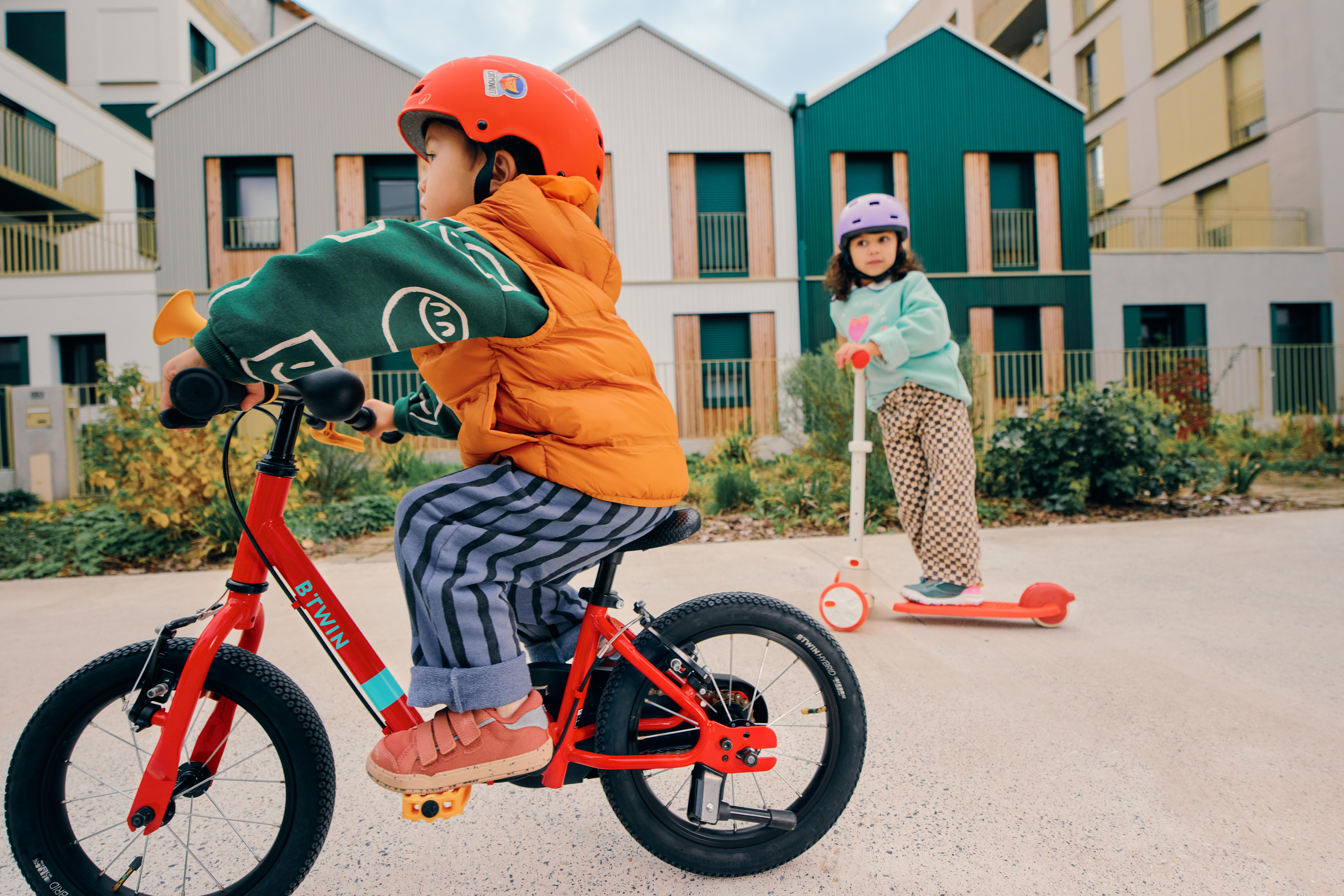 Kids’ Inline Skating/Skateboarding/Scootering Helmet, B 100 - BTWIN
