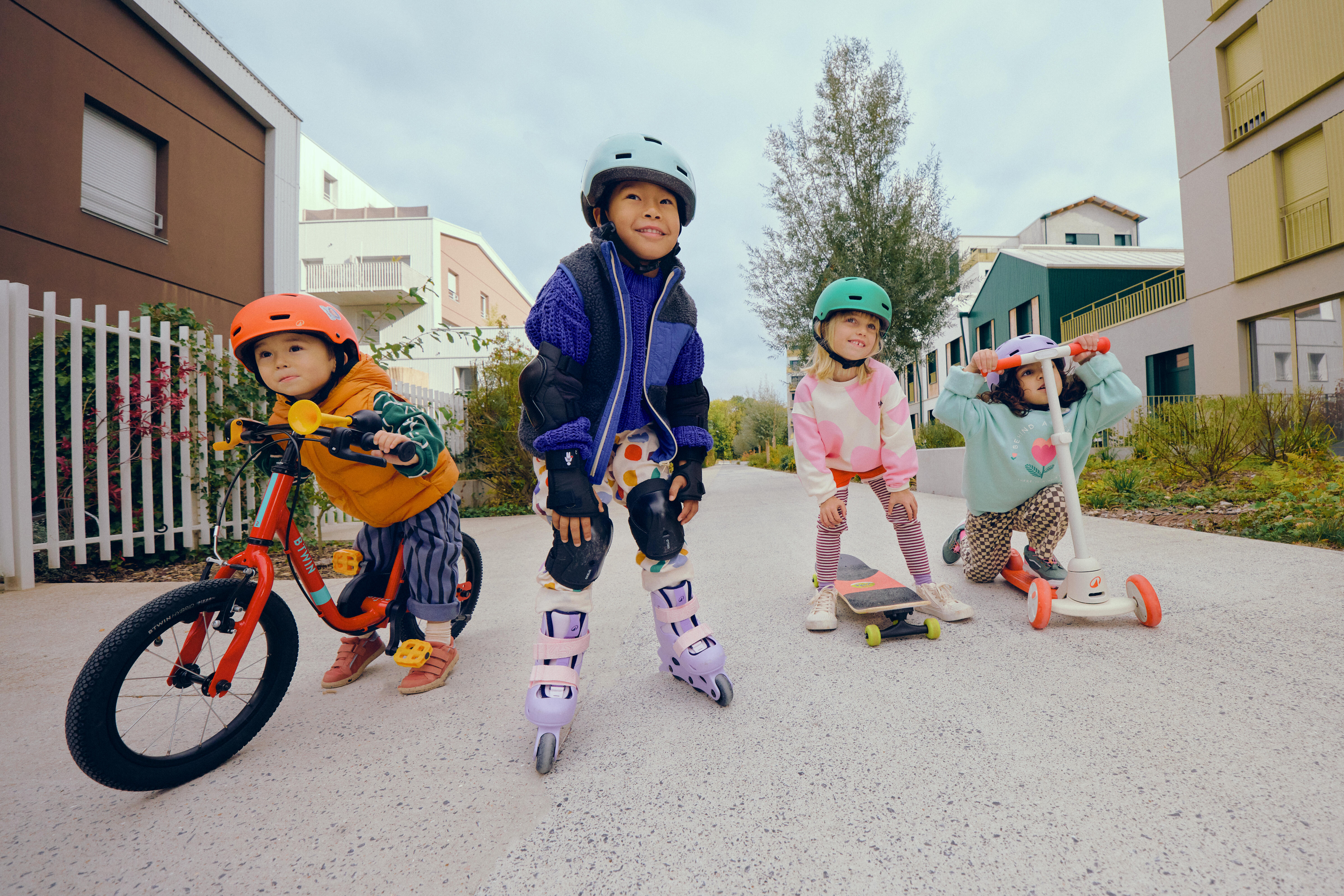 Kids’ Inline Skating/Skateboarding/Scootering Helmet, B 100 - BTWIN
