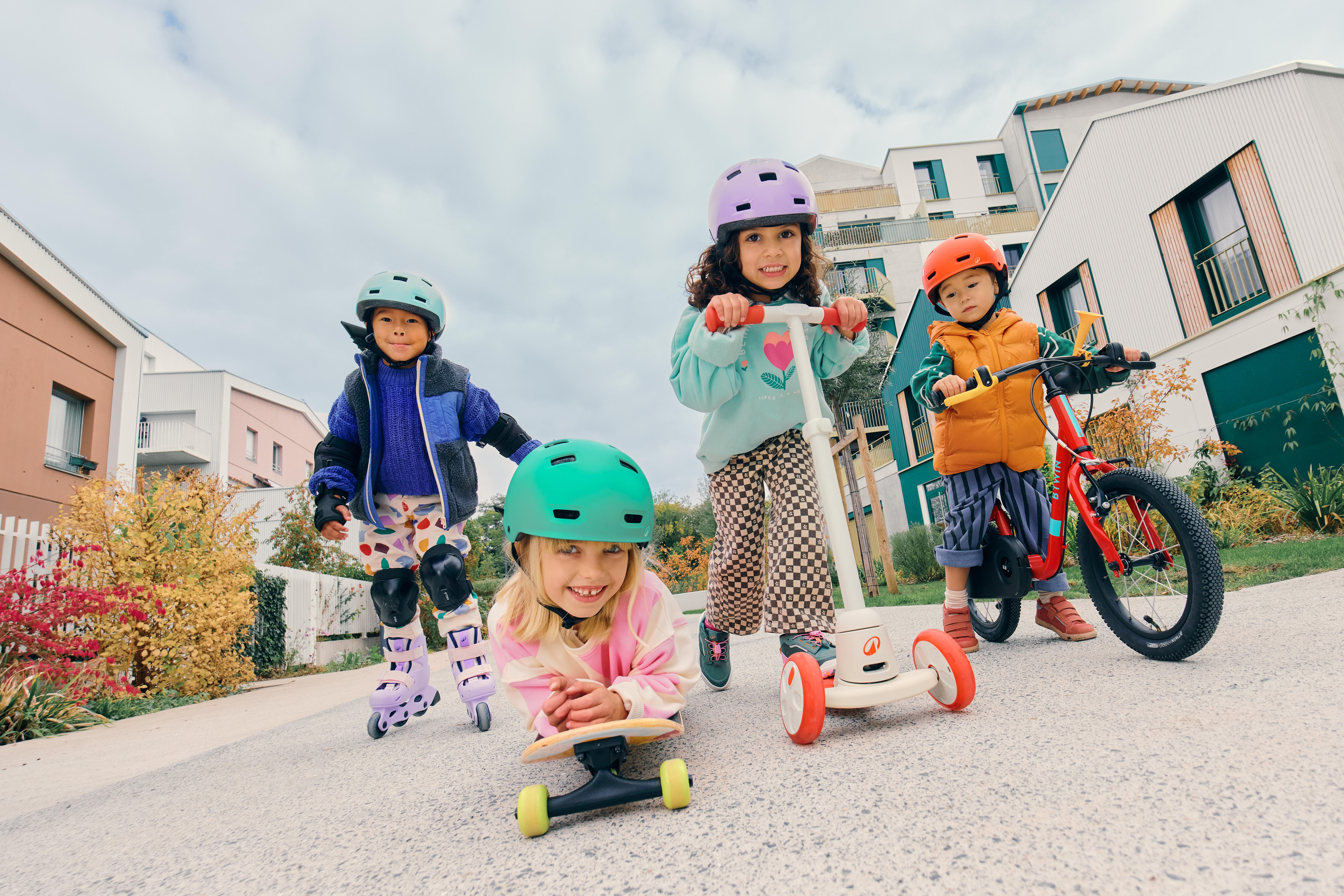 Kids’ Inline Skating/Skateboarding/Scootering Helmet, B 100 - BTWIN