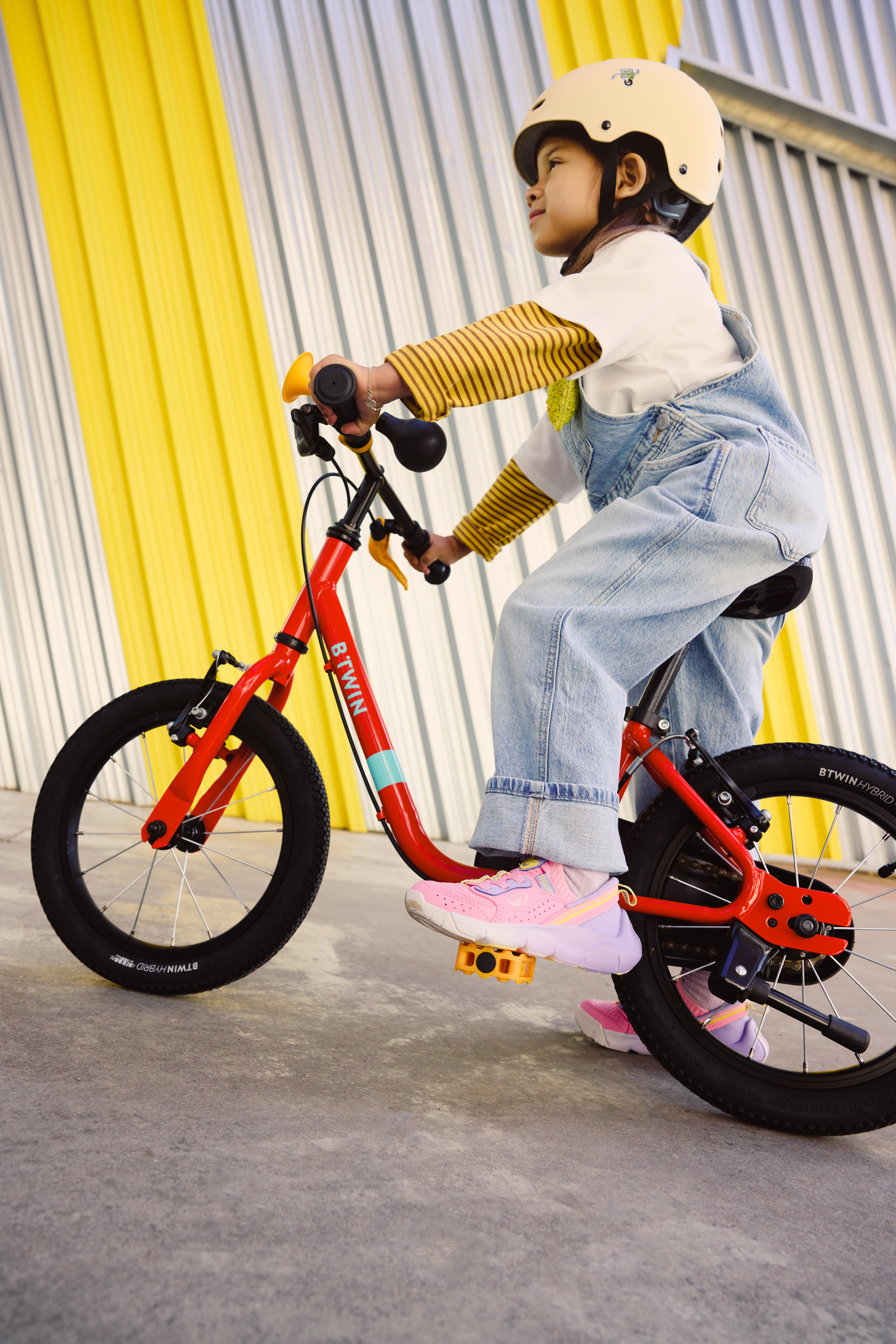 BTWIN Detská cyklistická prilba Move 500 47-59 cm béžová M 55-59 cm